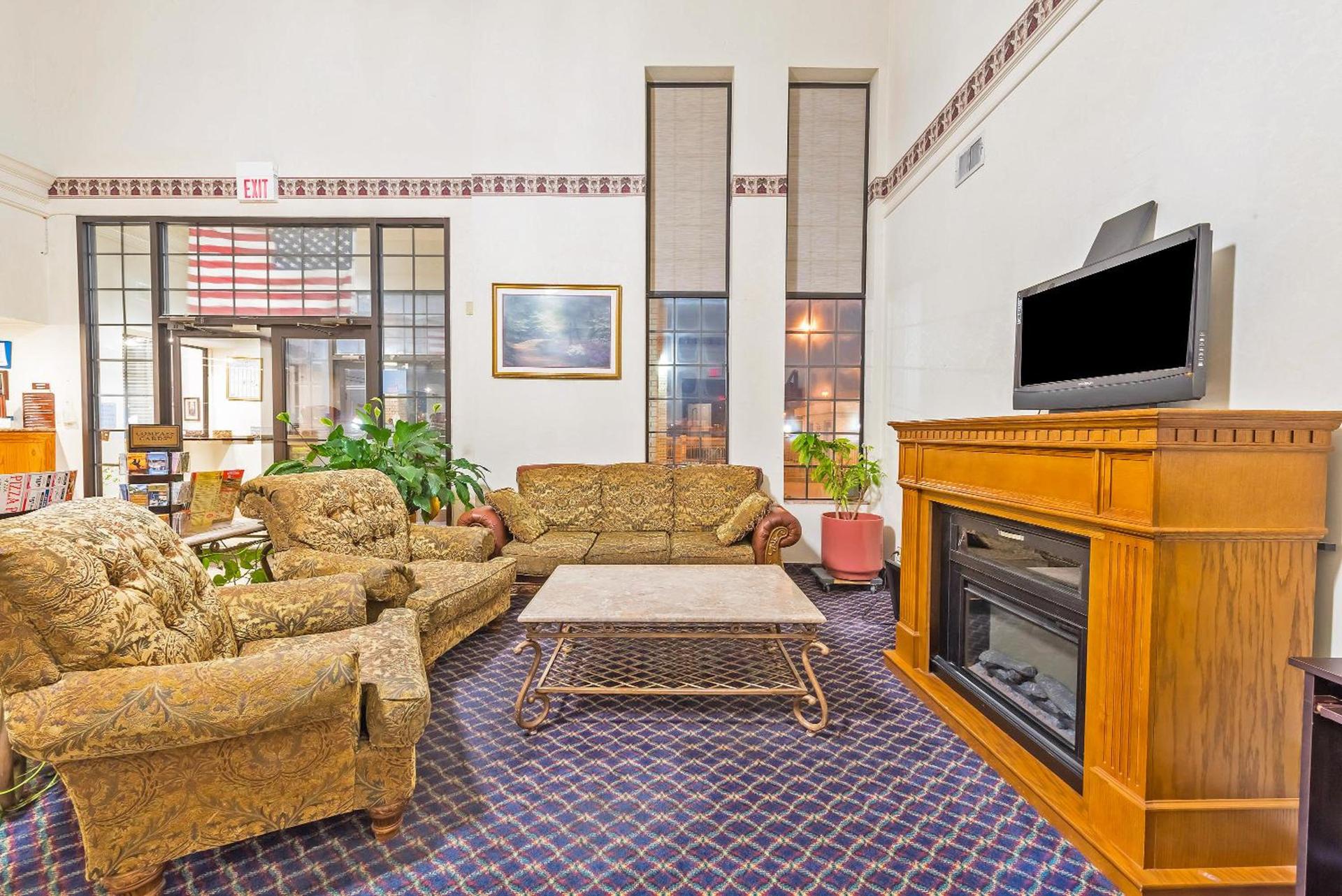 Americas Best Value Inn & Suites Fort Worth South photo 2