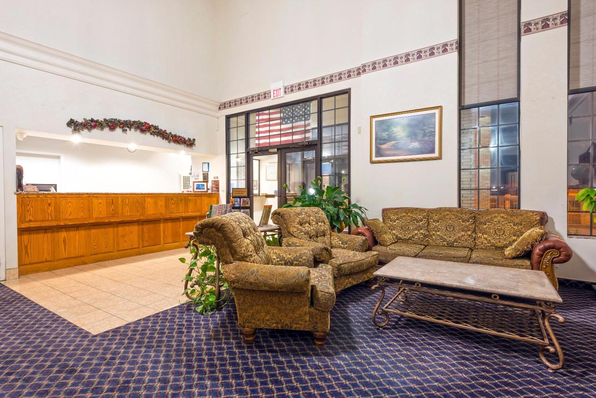 Americas Best Value Inn & Suites Fort Worth South photo 3