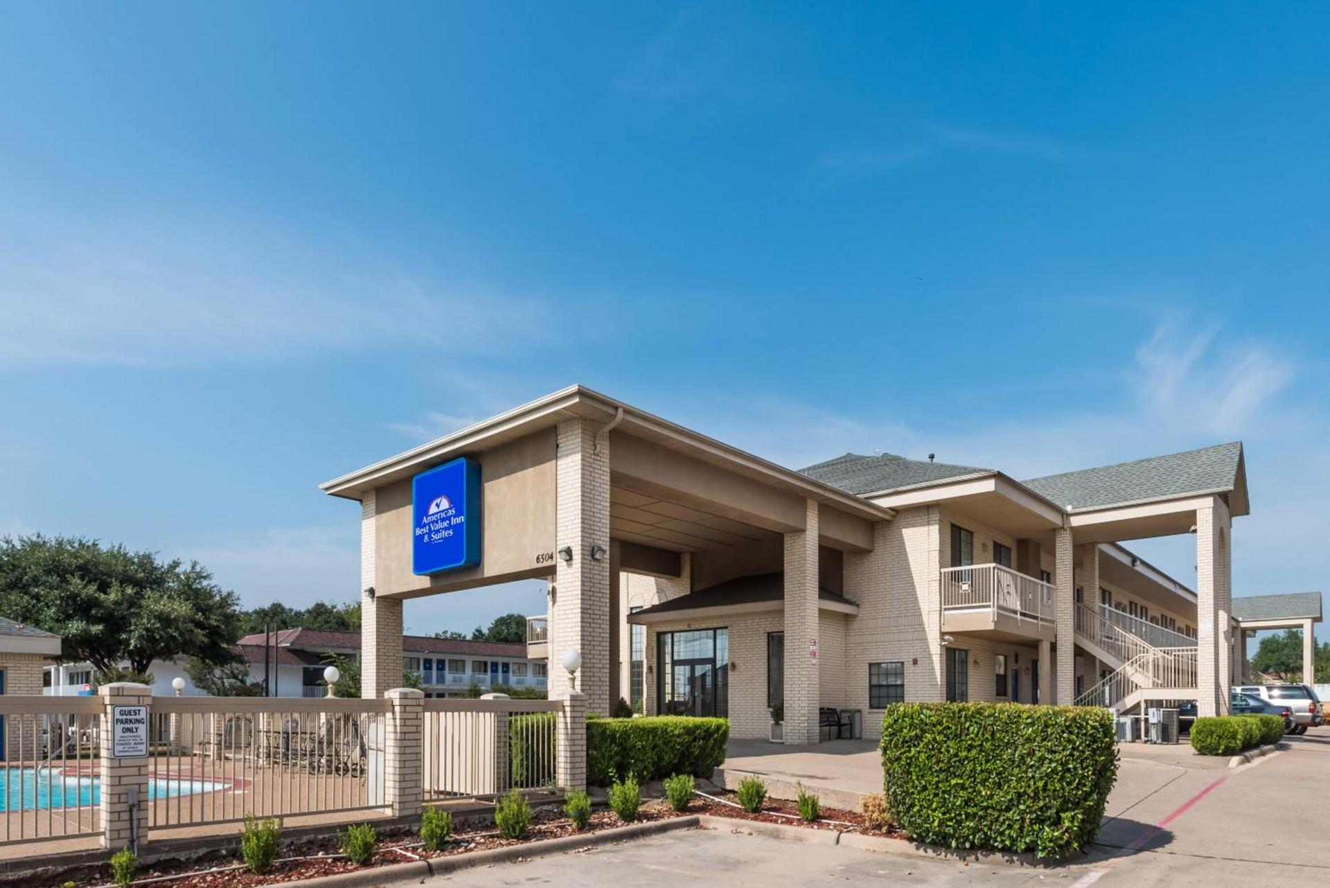 Americas Best Value Inn & Suites Fort Worth South photo 1