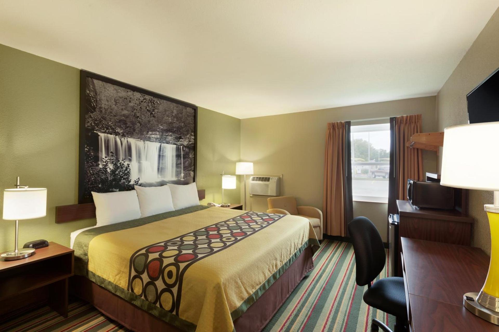 Super 8 by Wyndham Tuscola photo 19