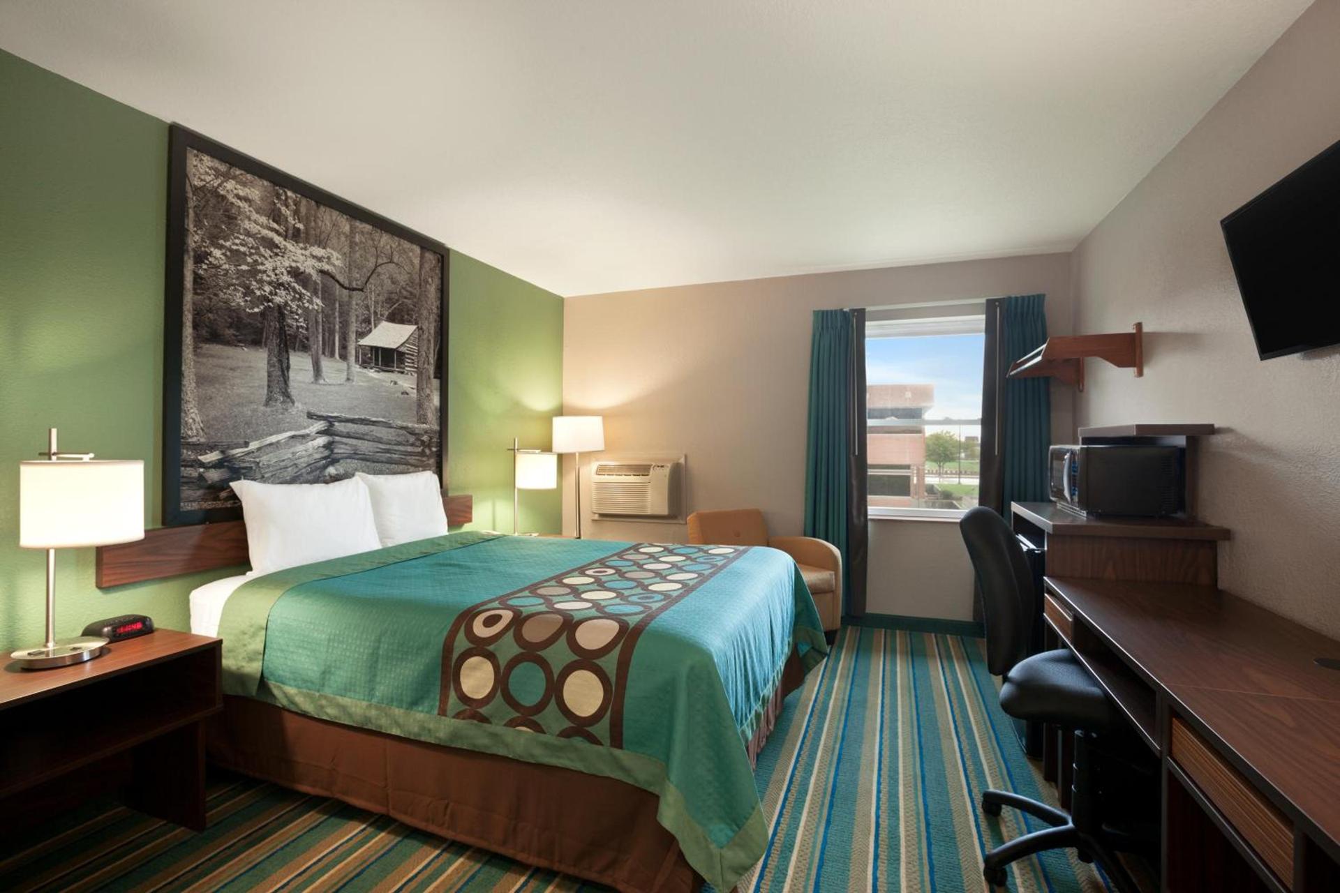 Super 8 by Wyndham Tuscola photo 30