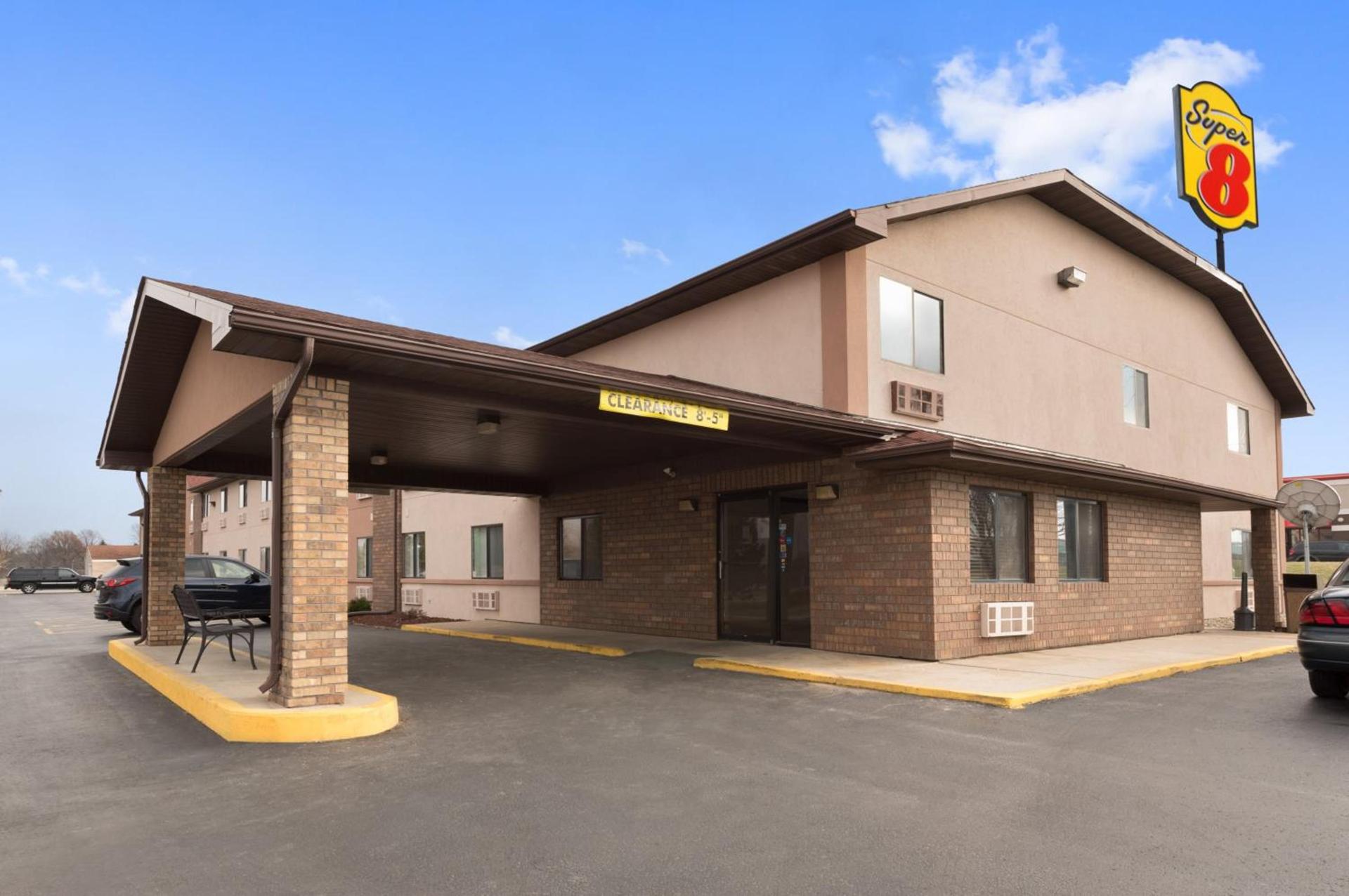 Super 8 by Wyndham Rantoul photo 17