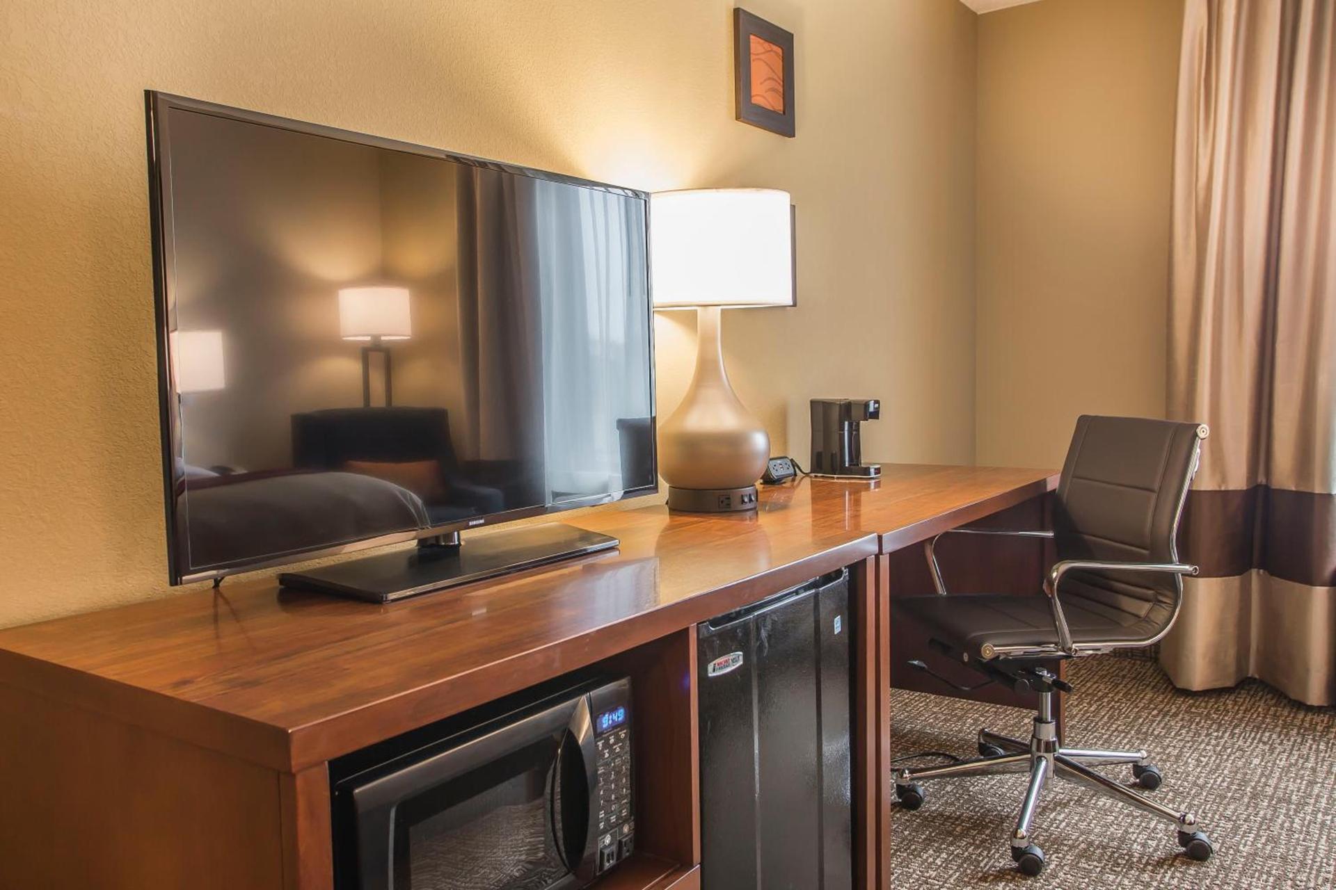 Comfort Inn PA Turnpike - I-81 photo 19
