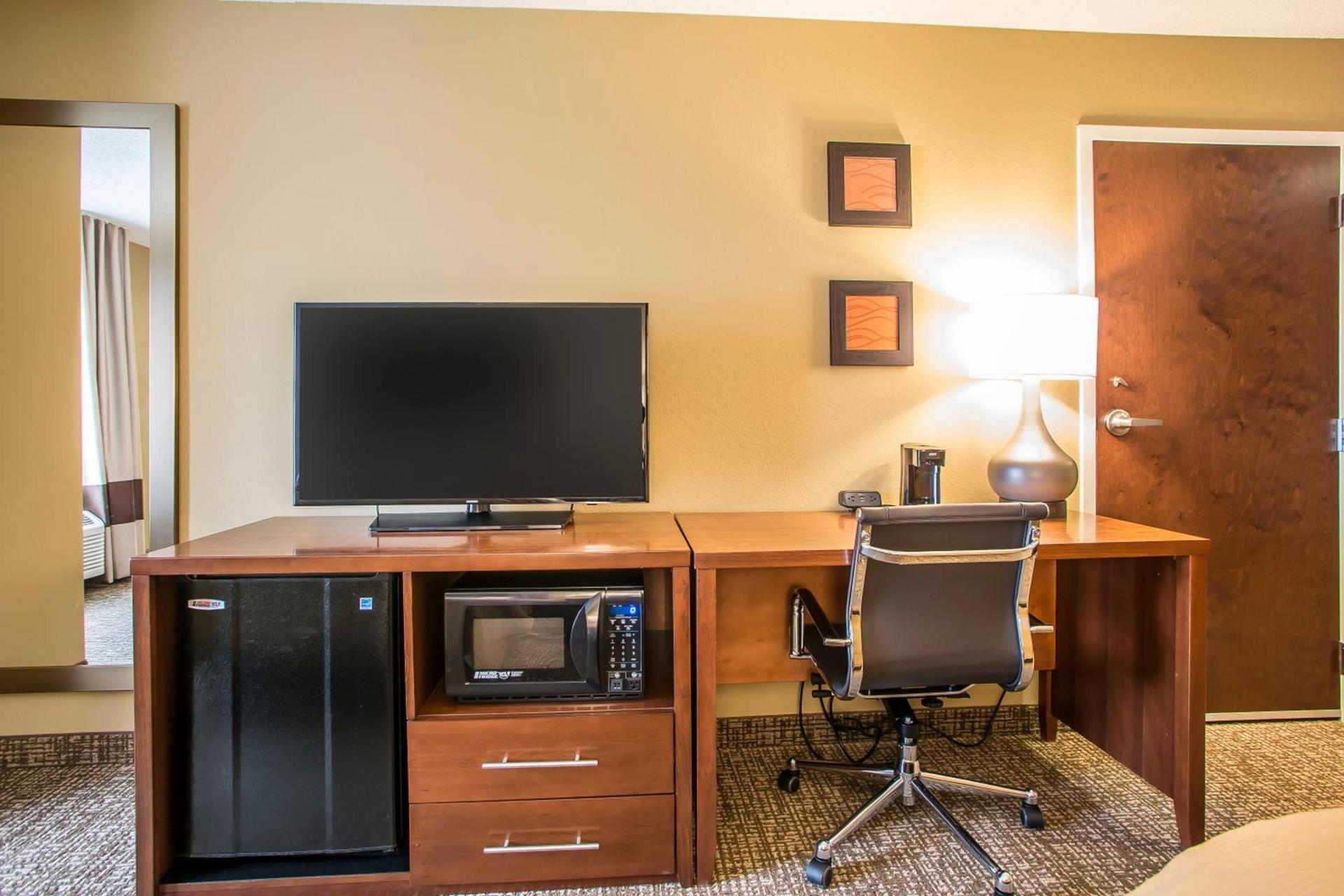 Comfort Inn PA Turnpike - I-81 photo 20