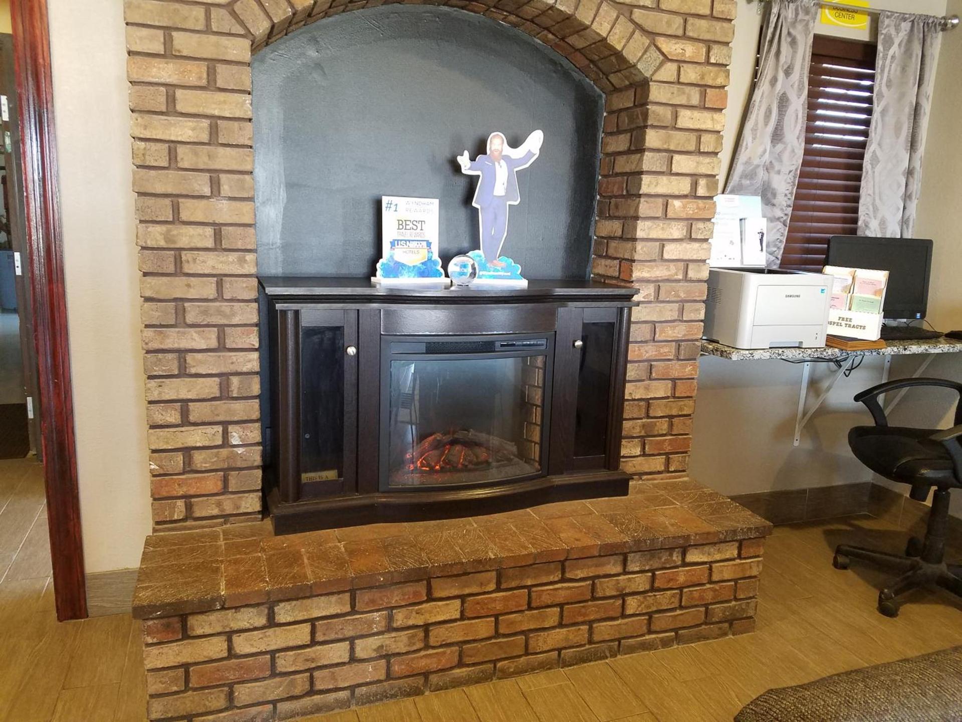 Super 8 by Wyndham Rantoul photo 21