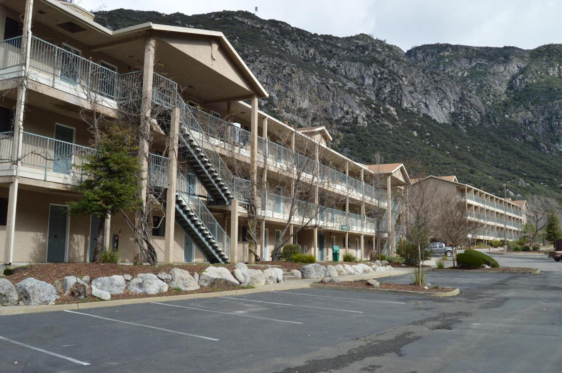 Yosemite View Lodge photo 37