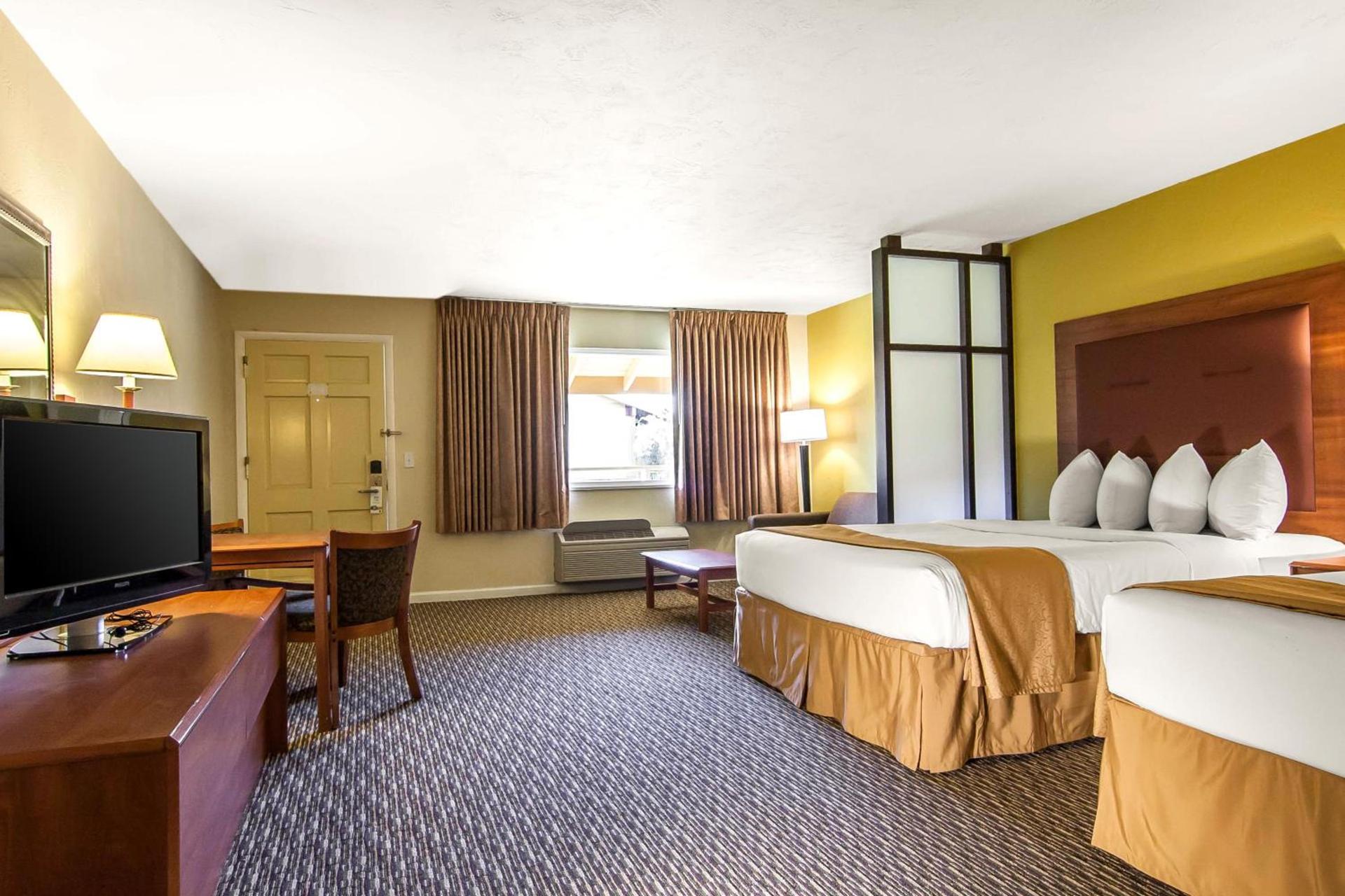 Quality Inn & Suites at Coos Bay photo 3
