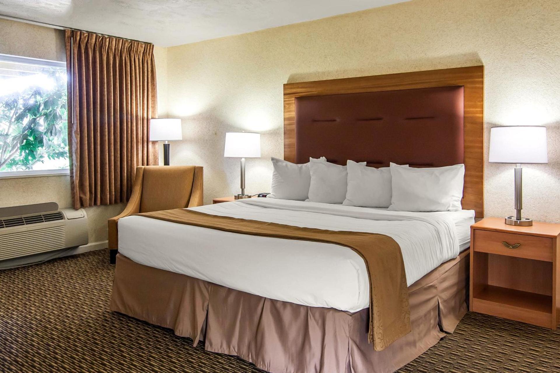 Quality Inn & Suites at Coos Bay photo 18