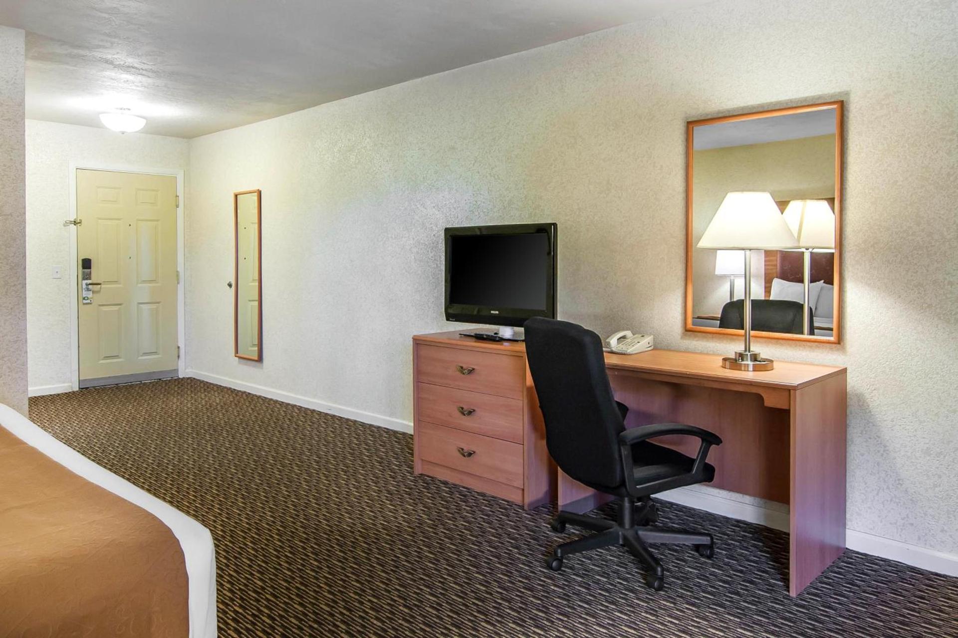 Quality Inn & Suites at Coos Bay photo 22