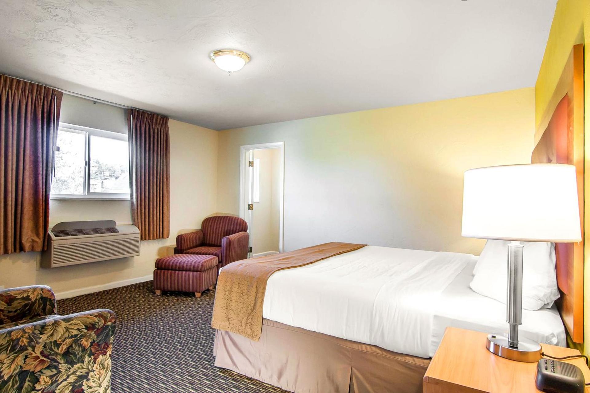 Quality Inn & Suites at Coos Bay photo 28