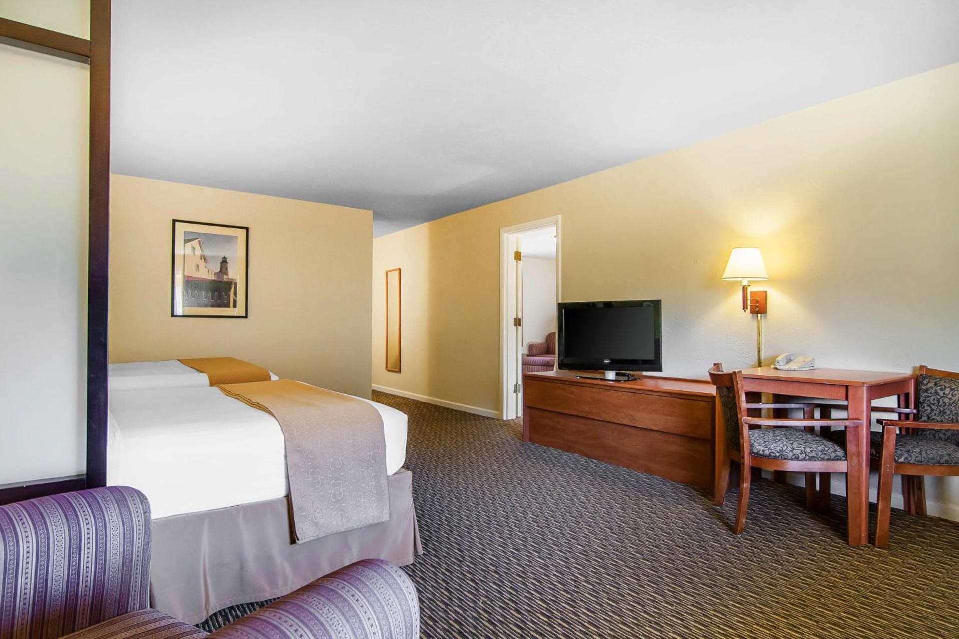 Quality Inn & Suites at Coos Bay photo 30