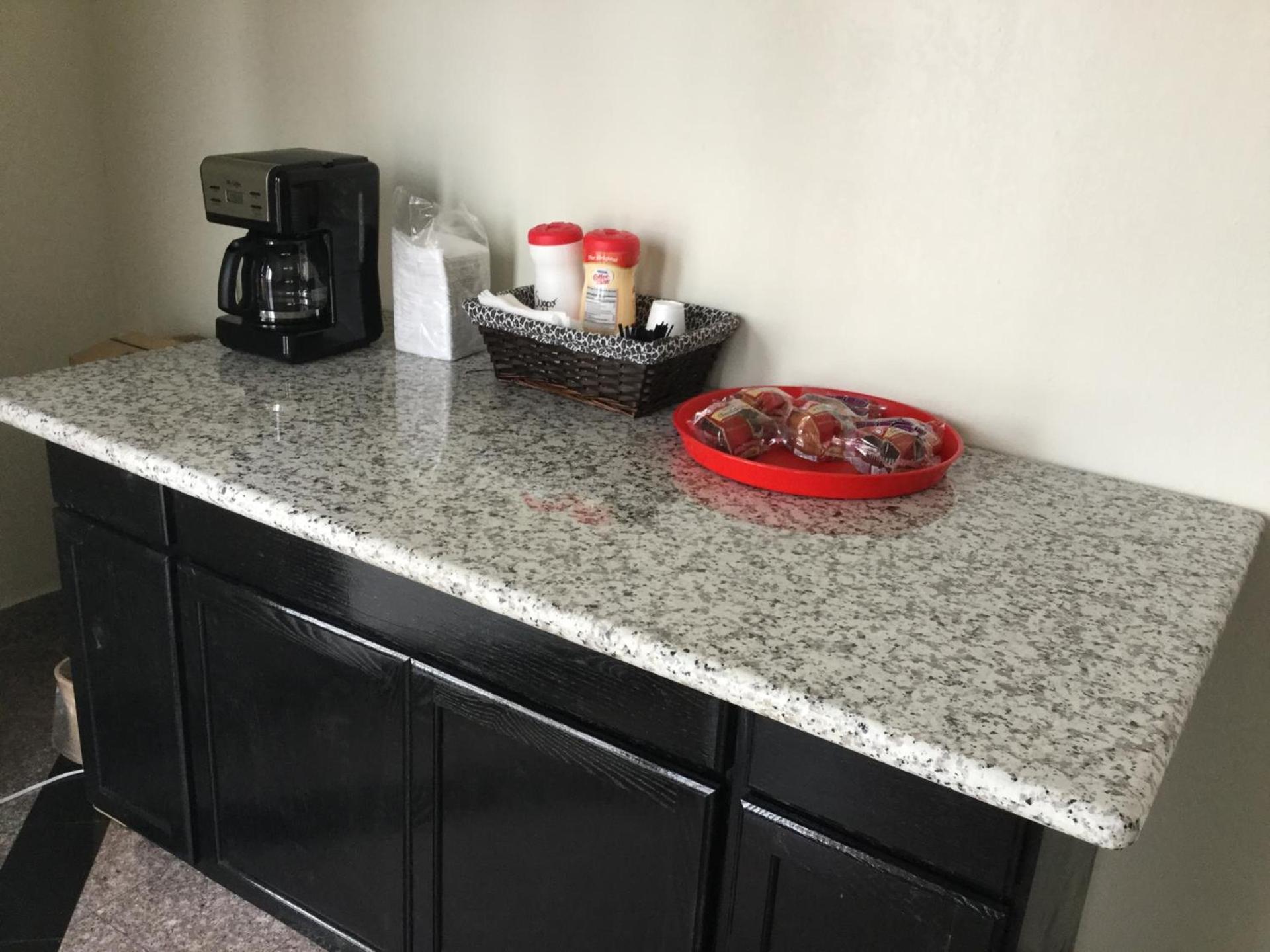 Moonlight Inn & Suites photo 3