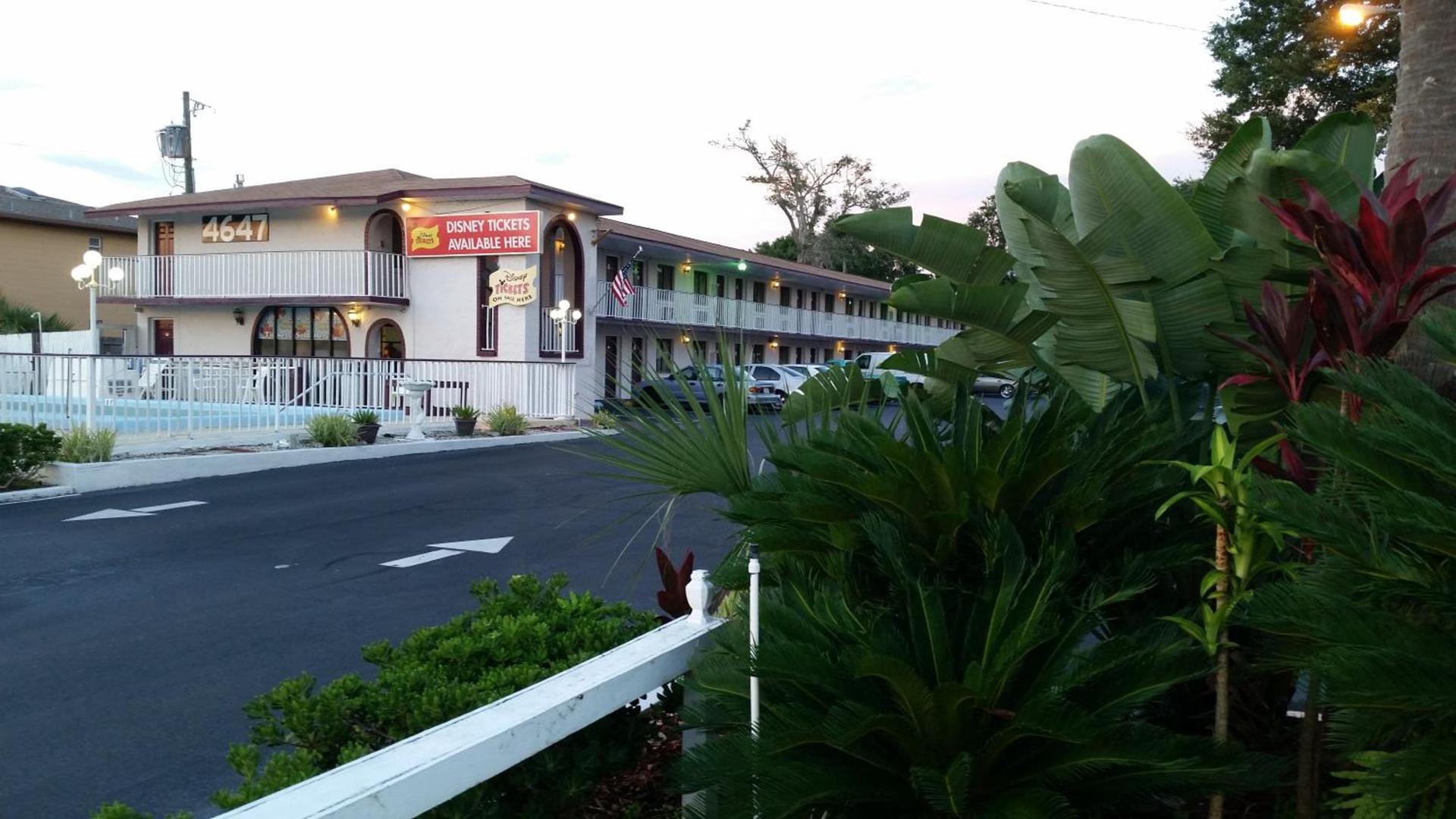 Maple Leaf Inn & Suites photo 3