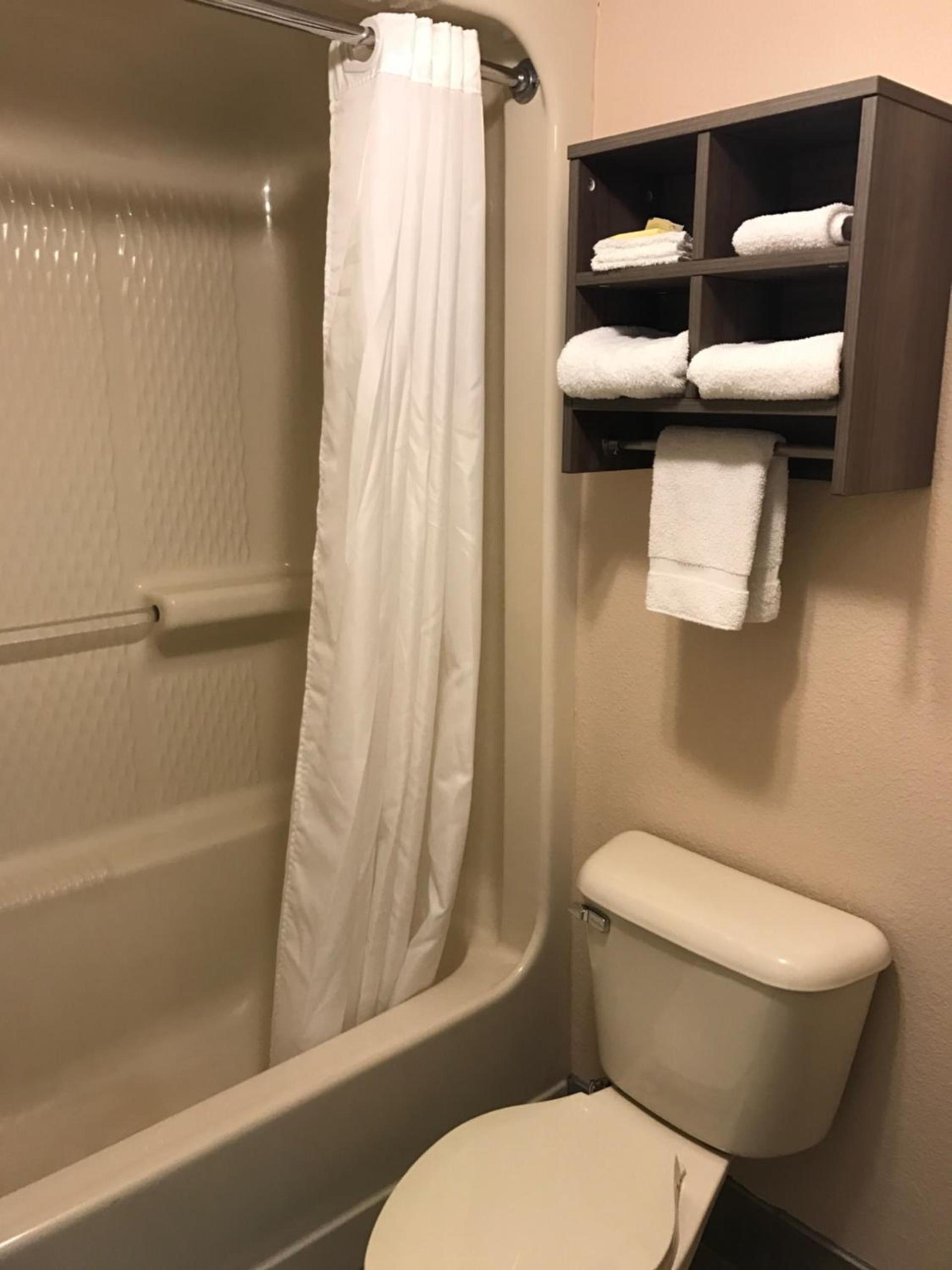 Legacy Inn - Gallatin photo 20