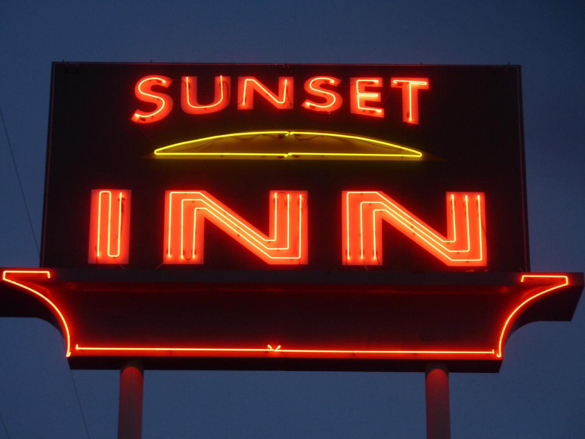 Sunset Inn photo 14