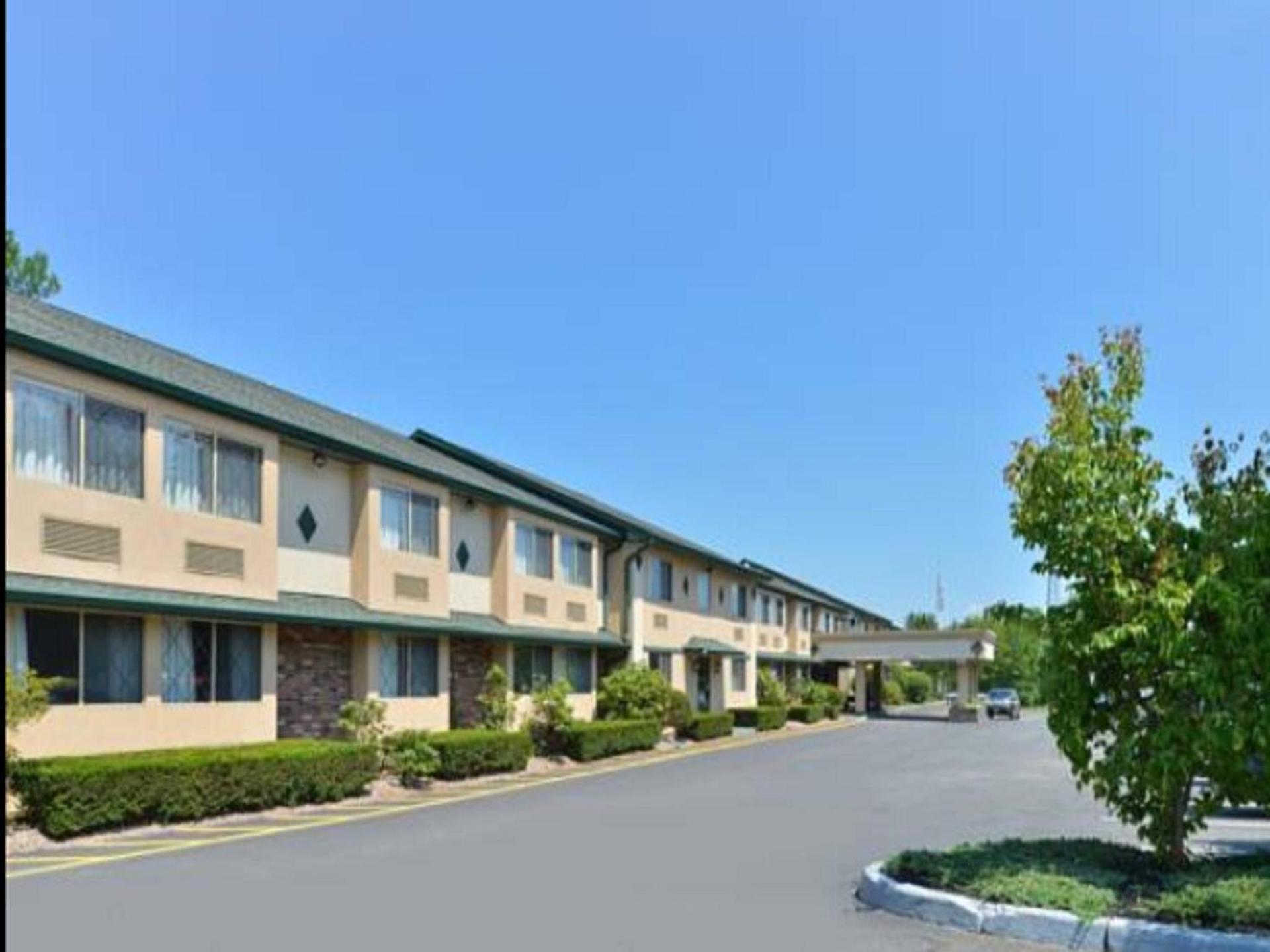 Americas Best Value Inn New Paltz photo 3