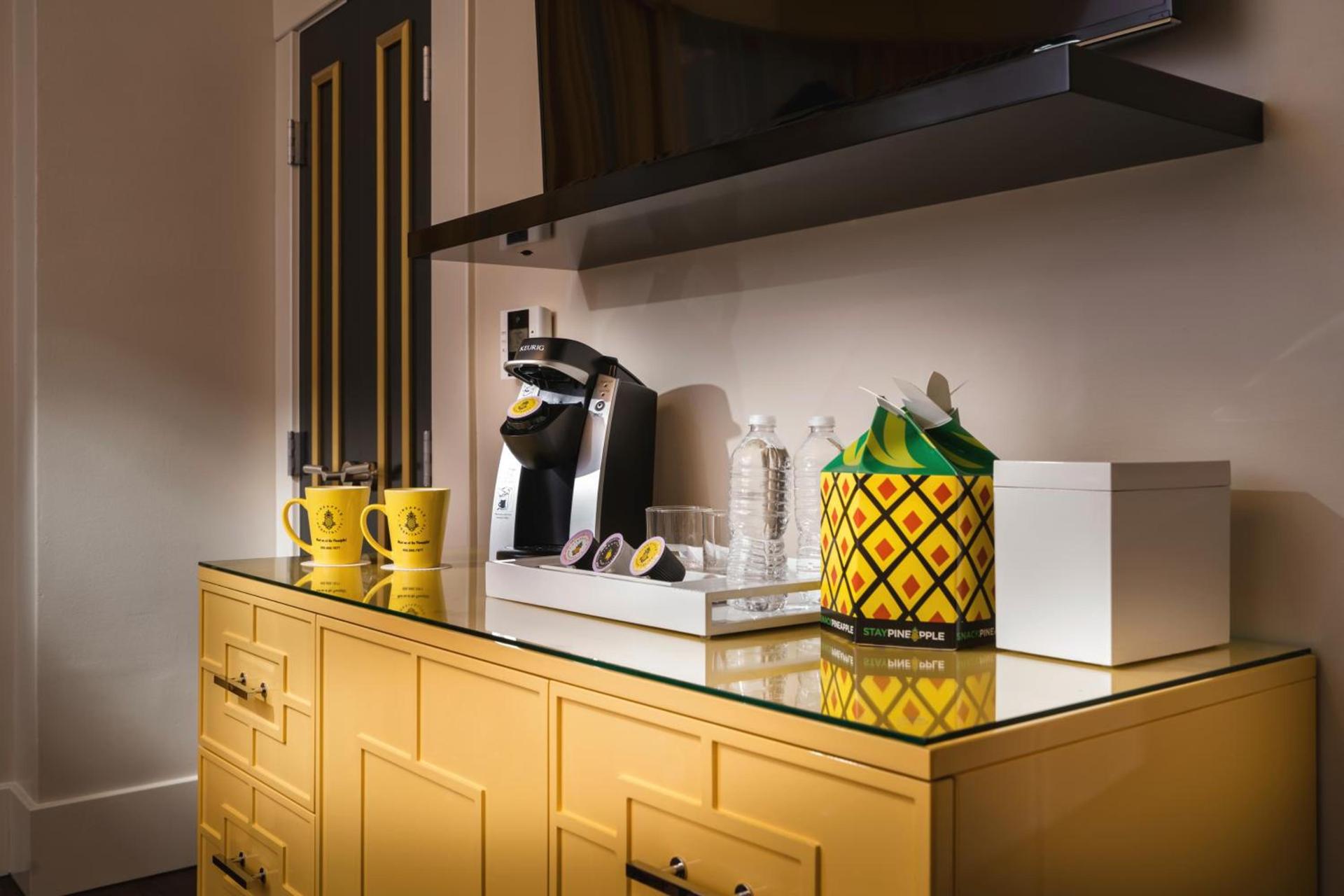 Staypineapple, An Elegant Hotel, Union Square photo 17