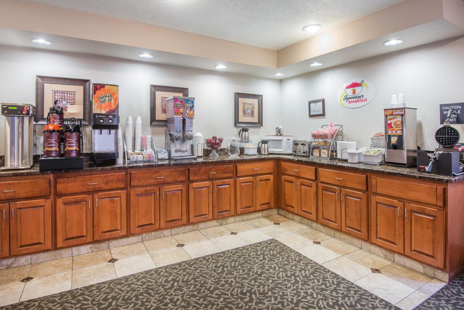 Super 8 by Wyndham Clearfield photo 69