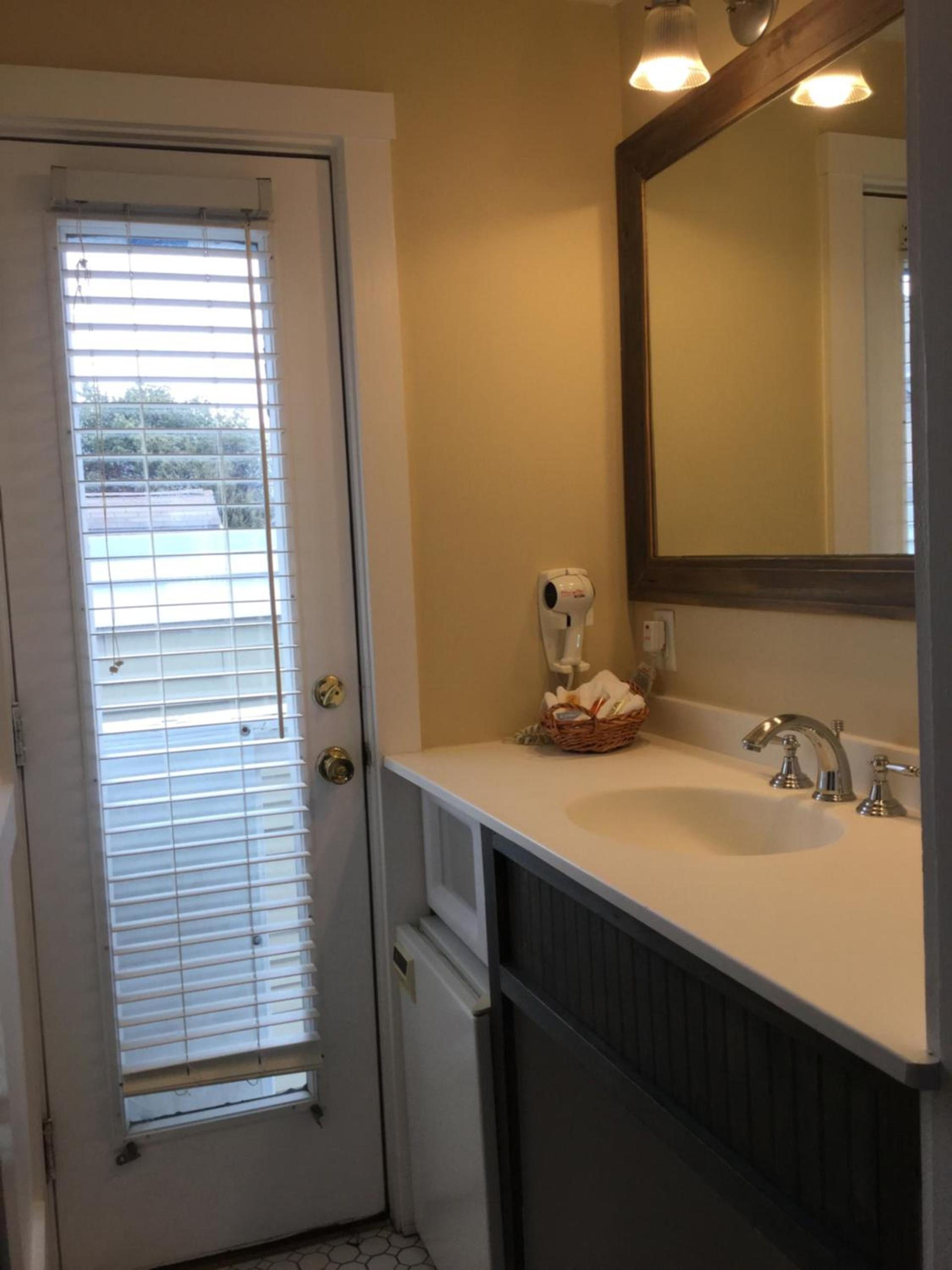 The Edgewater photo 18