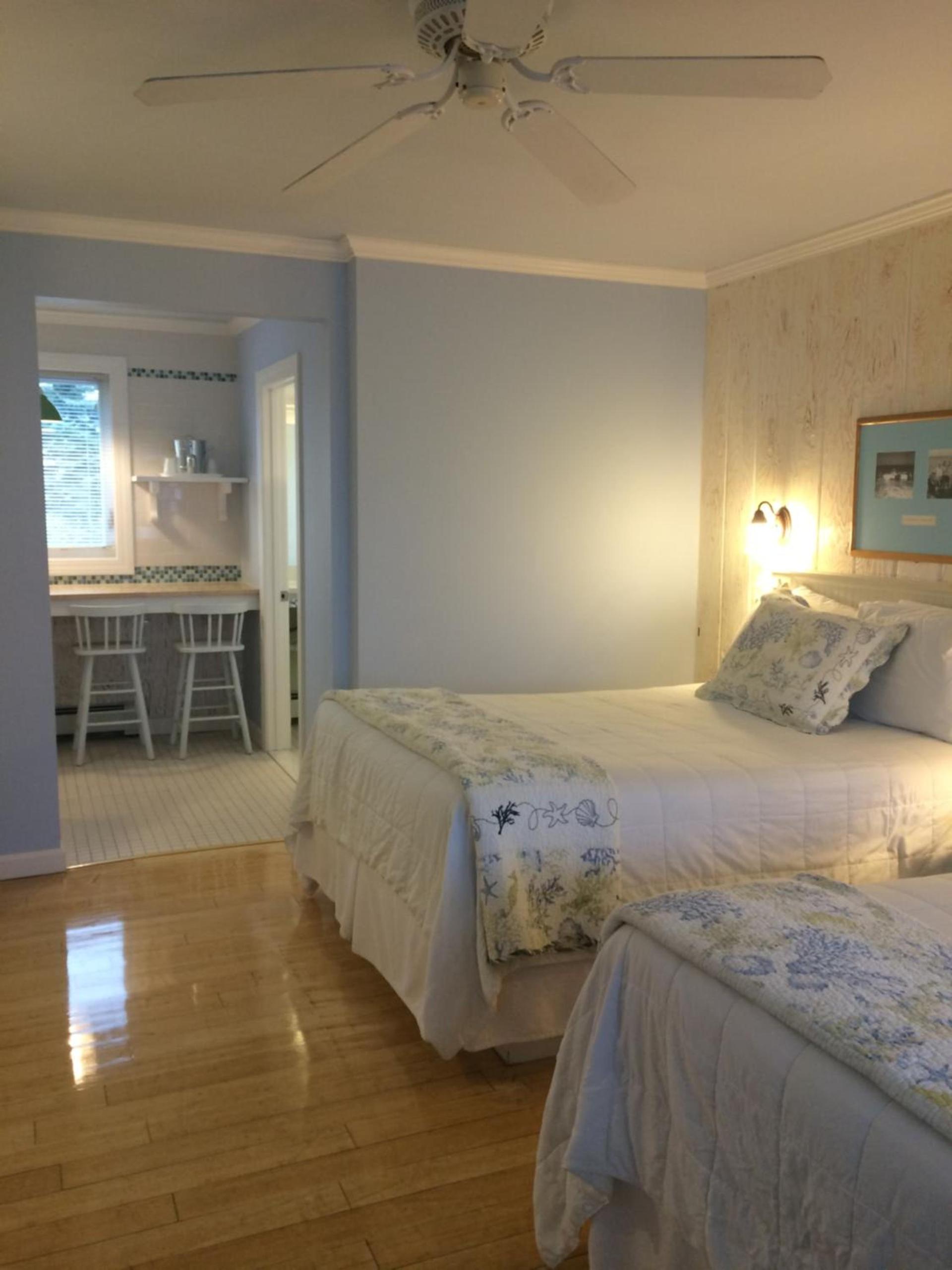 The Edgewater photo 40