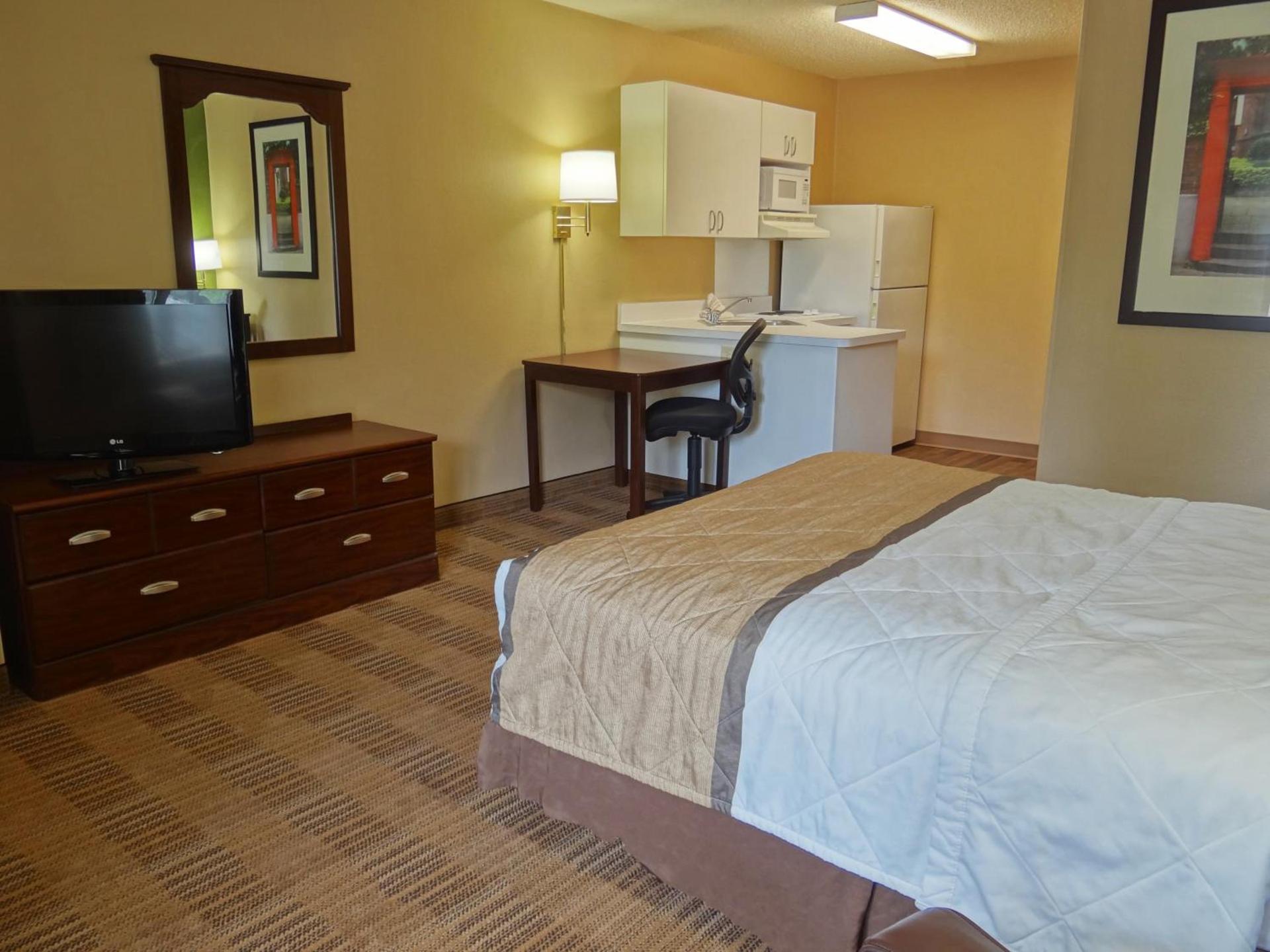 Studio 6 Extended Stay Huntsville, AL - US Space & Rocket Center photo 45