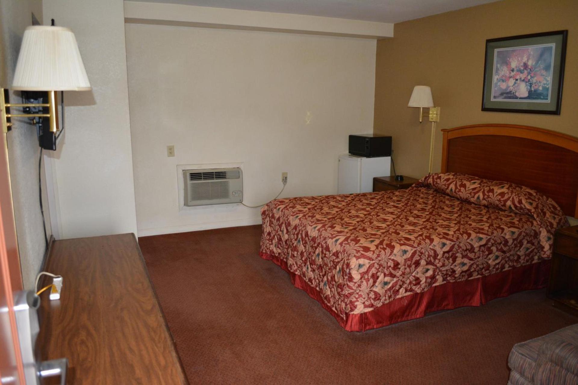 Travelers Inn photo 10