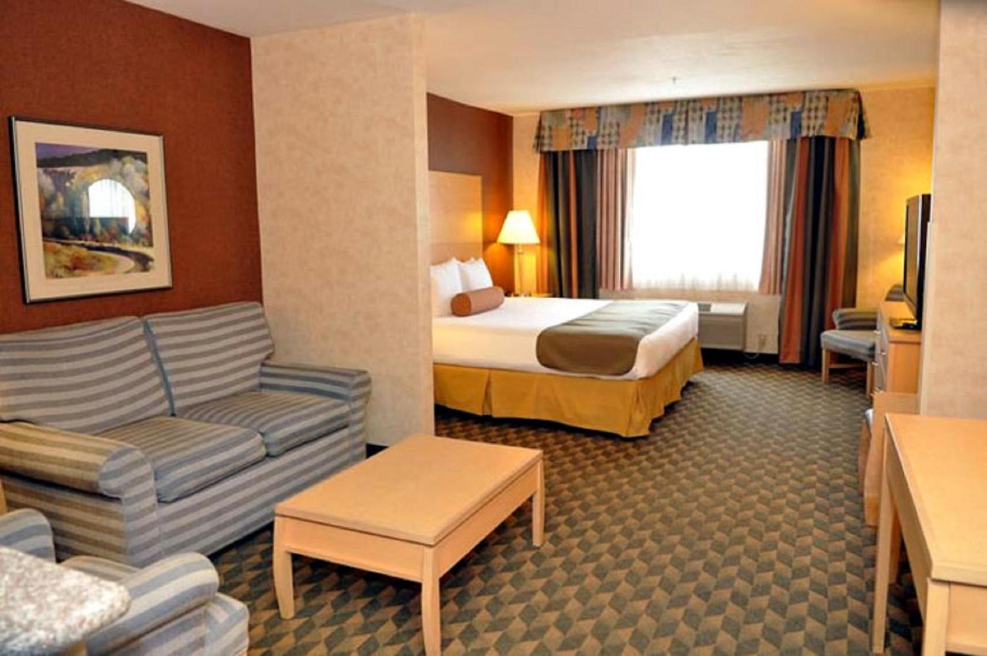 Best Western Plus North Las Vegas Inn & Suites photo 54