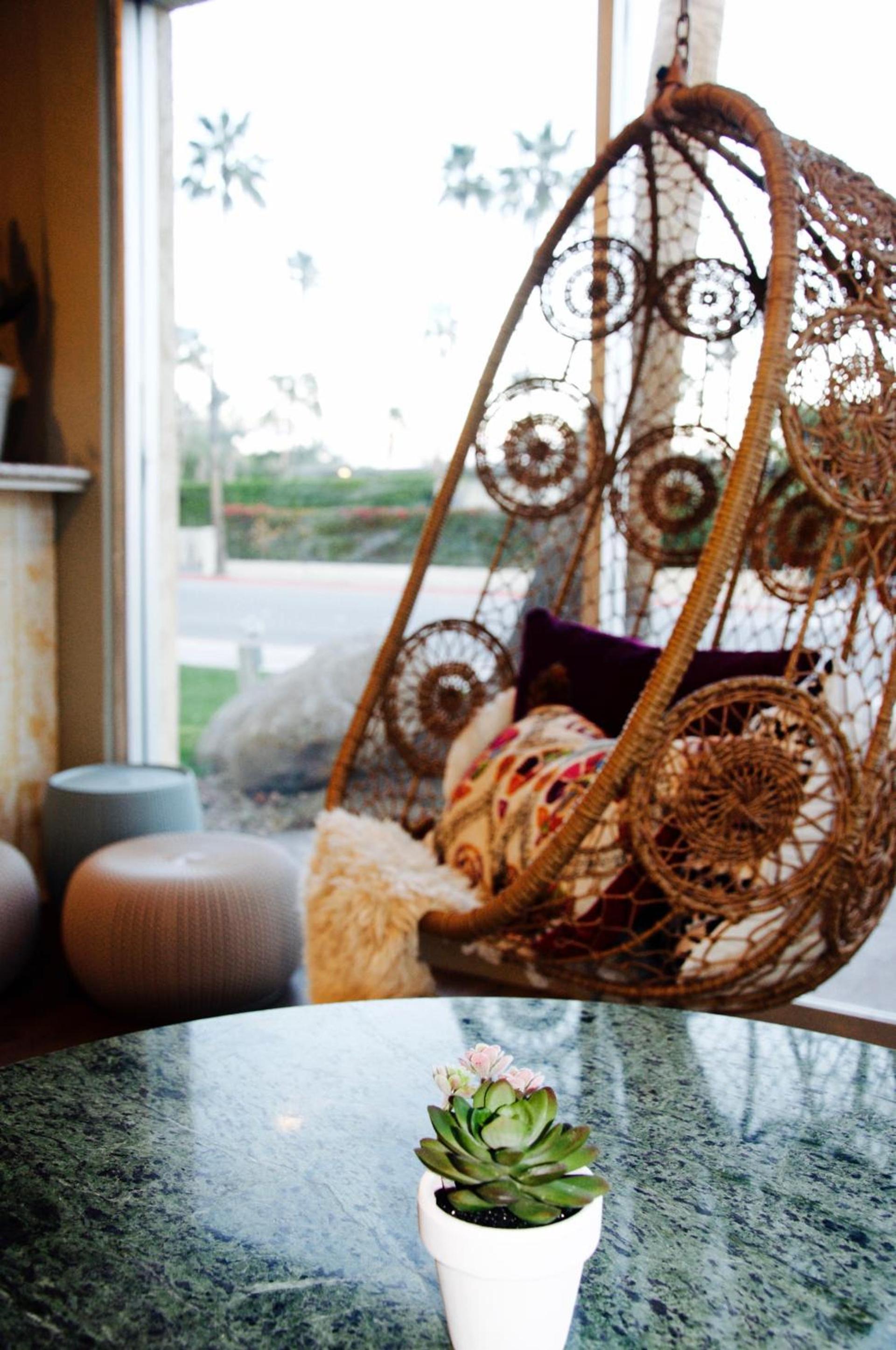 Delos Reyes Palm Springs photo 49