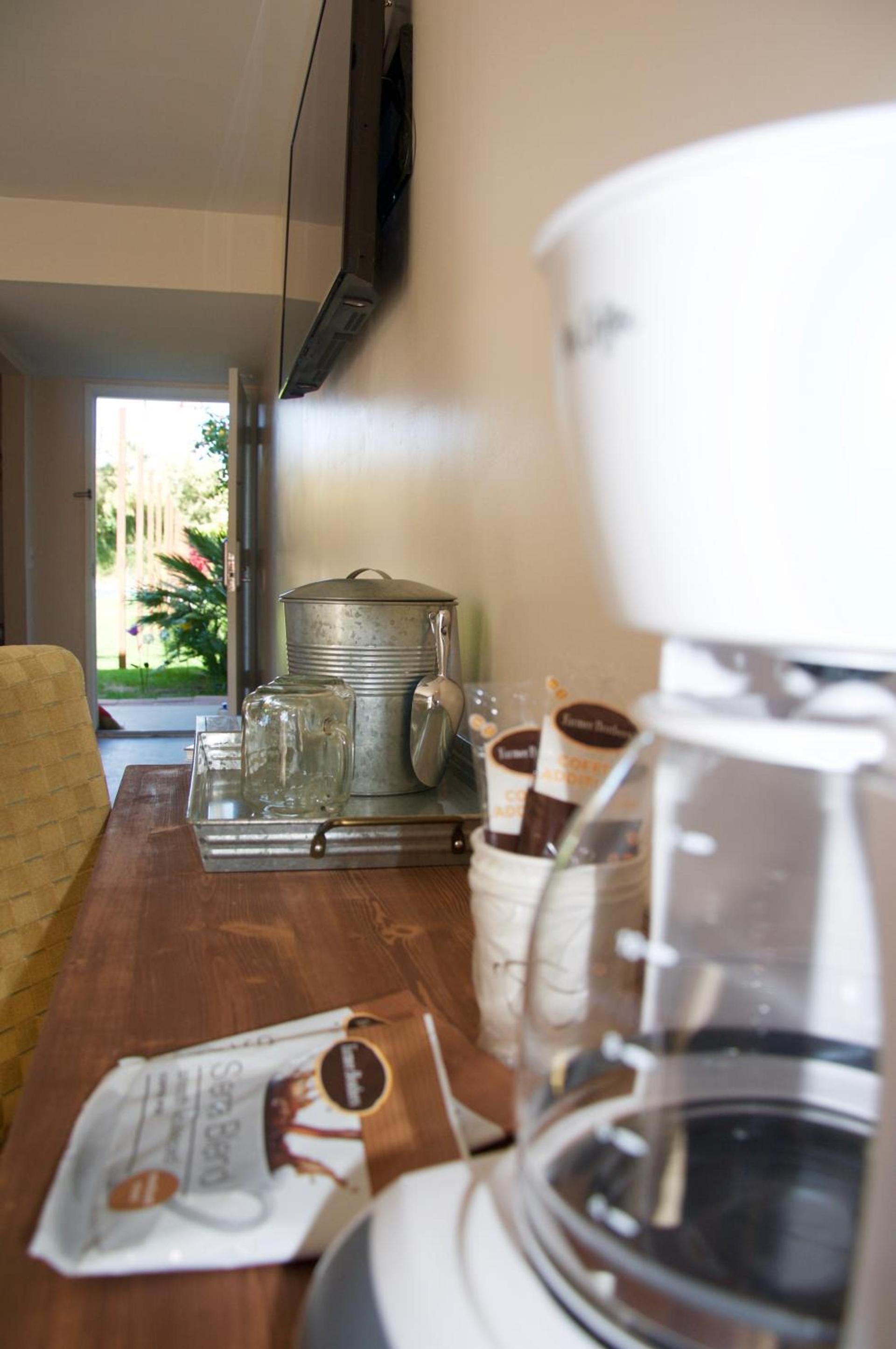 Delos Reyes Palm Springs photo 47