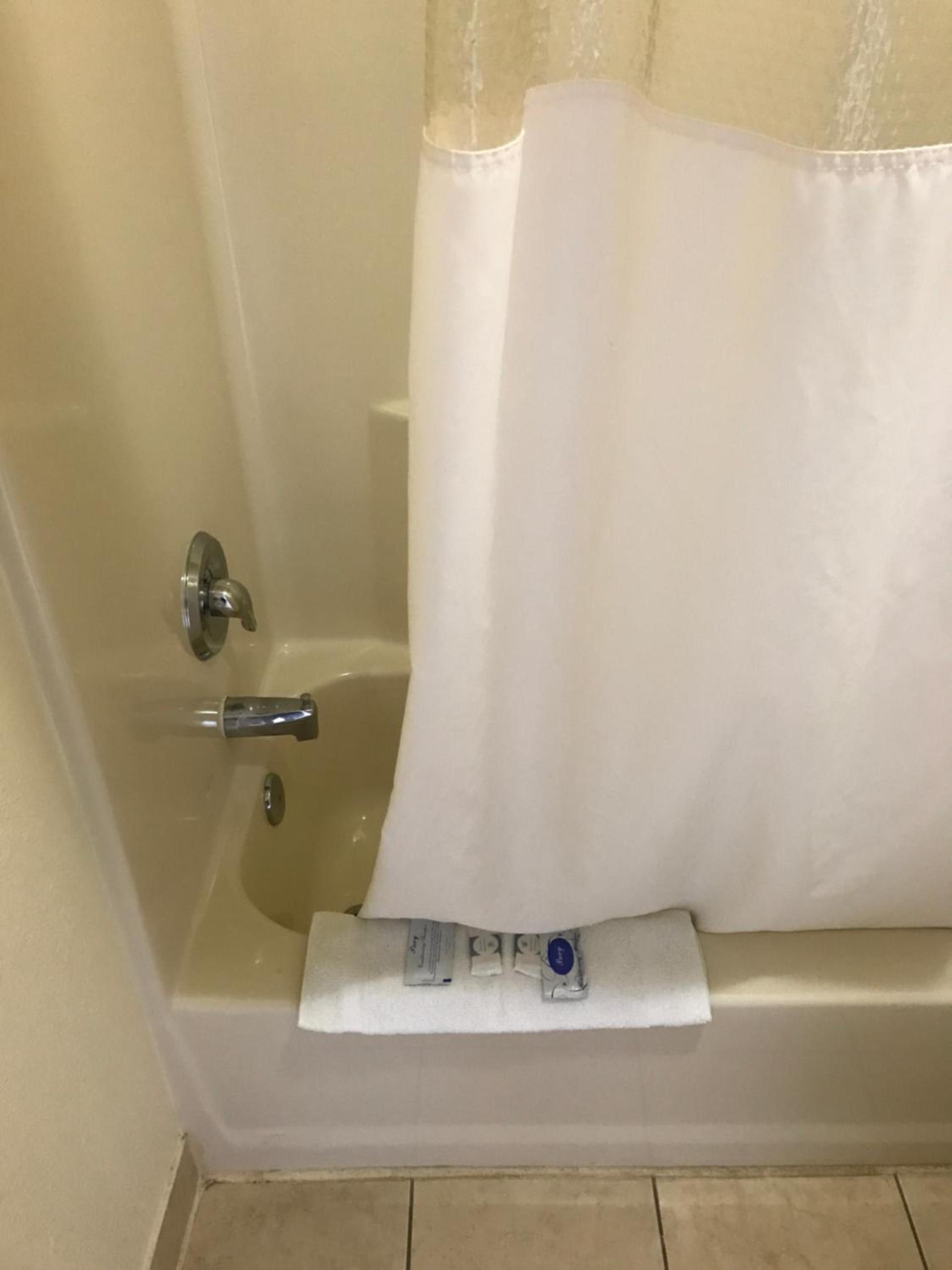 Crystal Inn and Suites photo 11