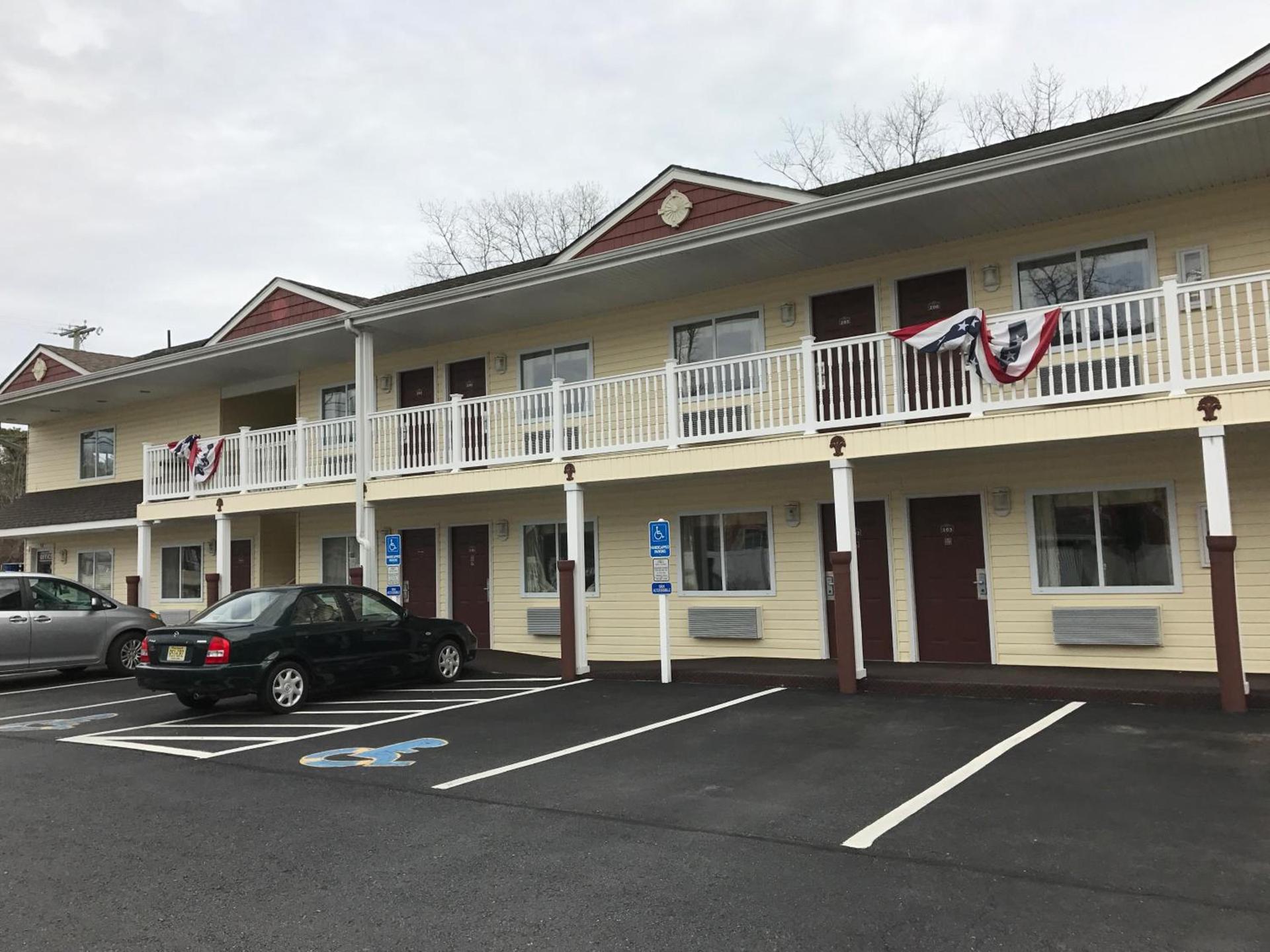 Crystal Inn and Suites photo 1