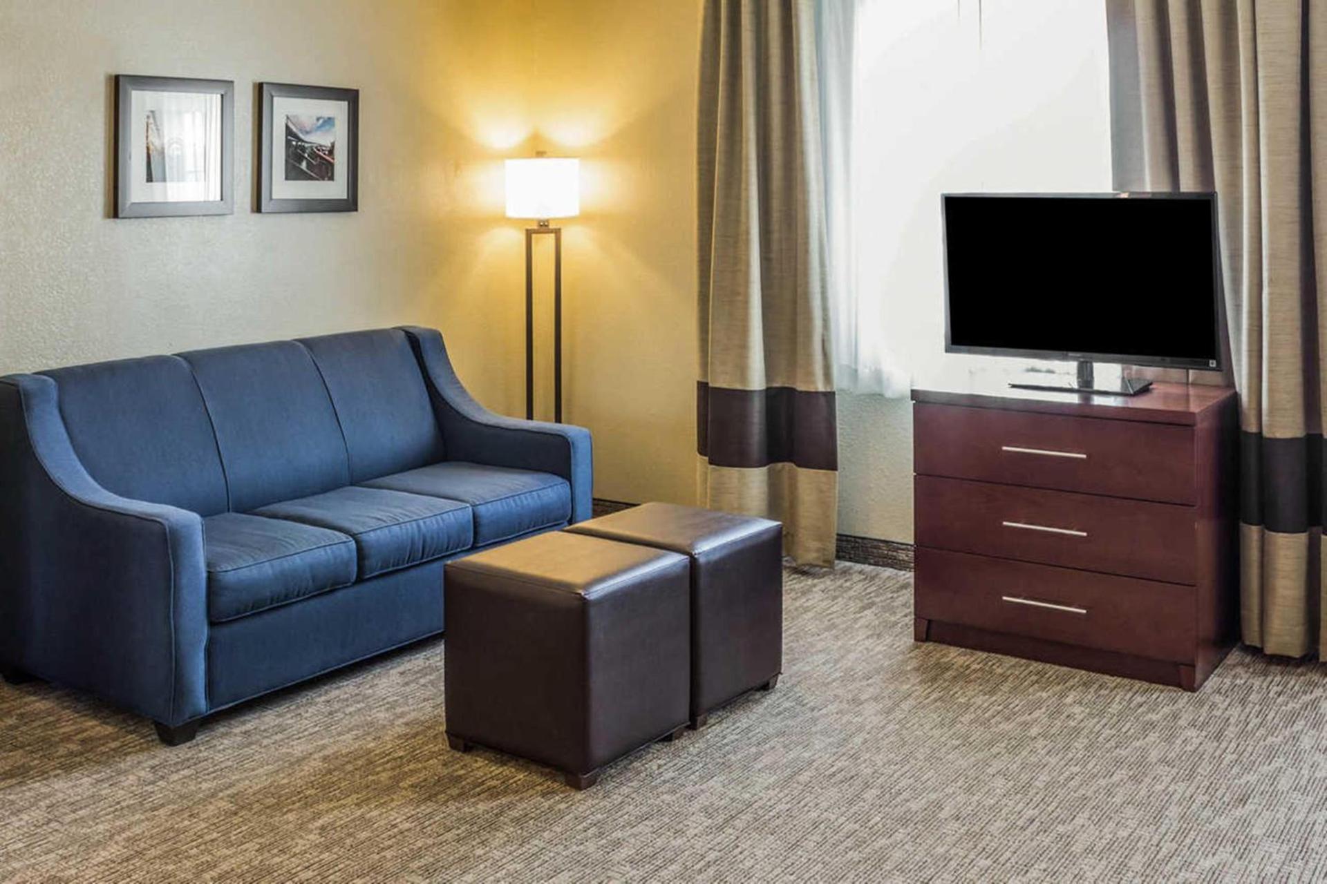 Super 8 by Wyndham Altoona photo 46