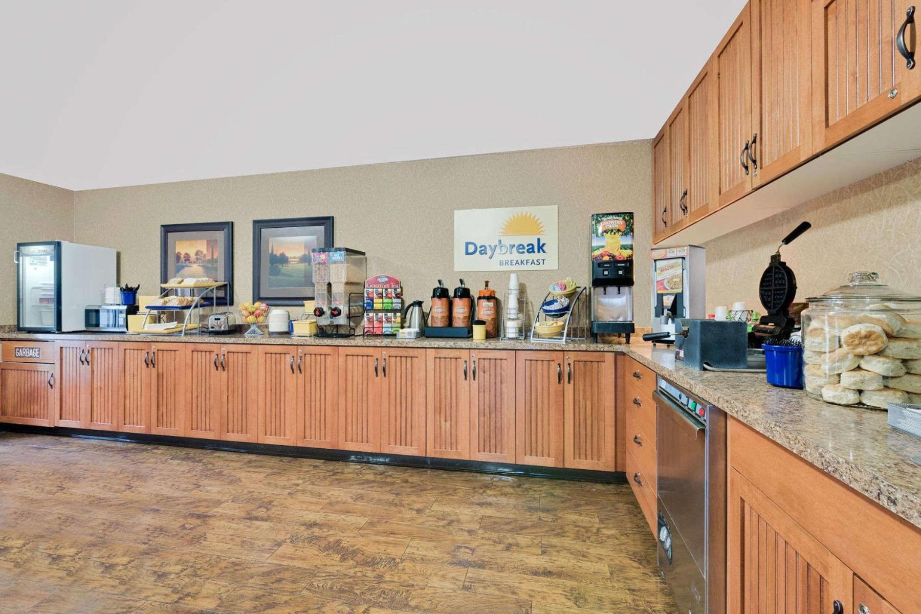 Days Inn by Wyndham International Falls photo 9