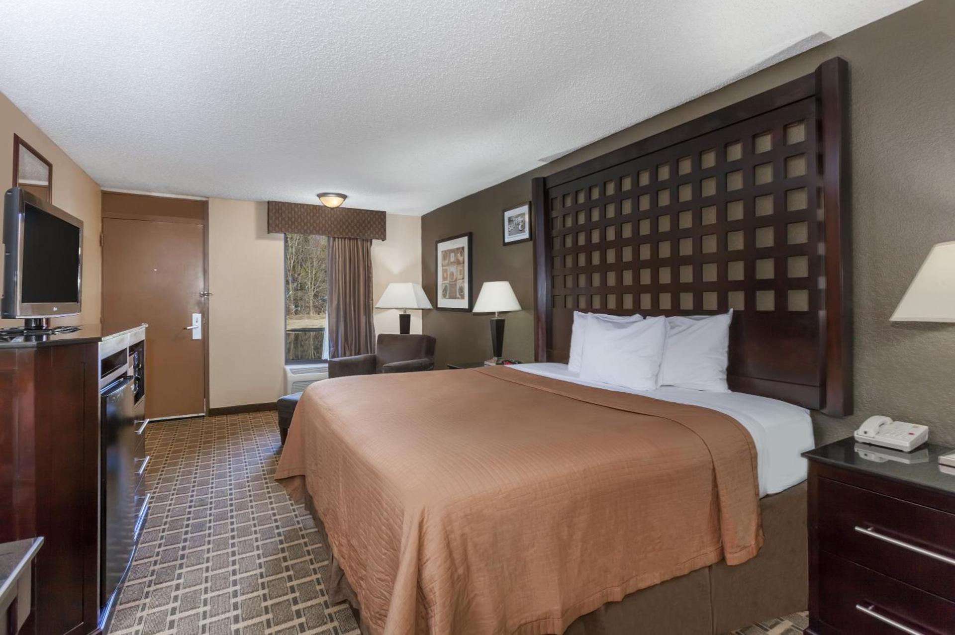 Super 8 by Wyndham Atoka photo 19