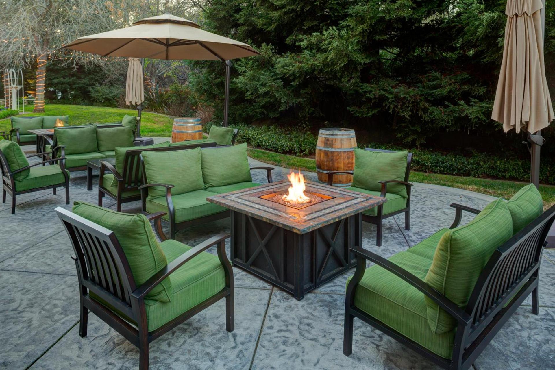 Lake Natoma Inn photo 8