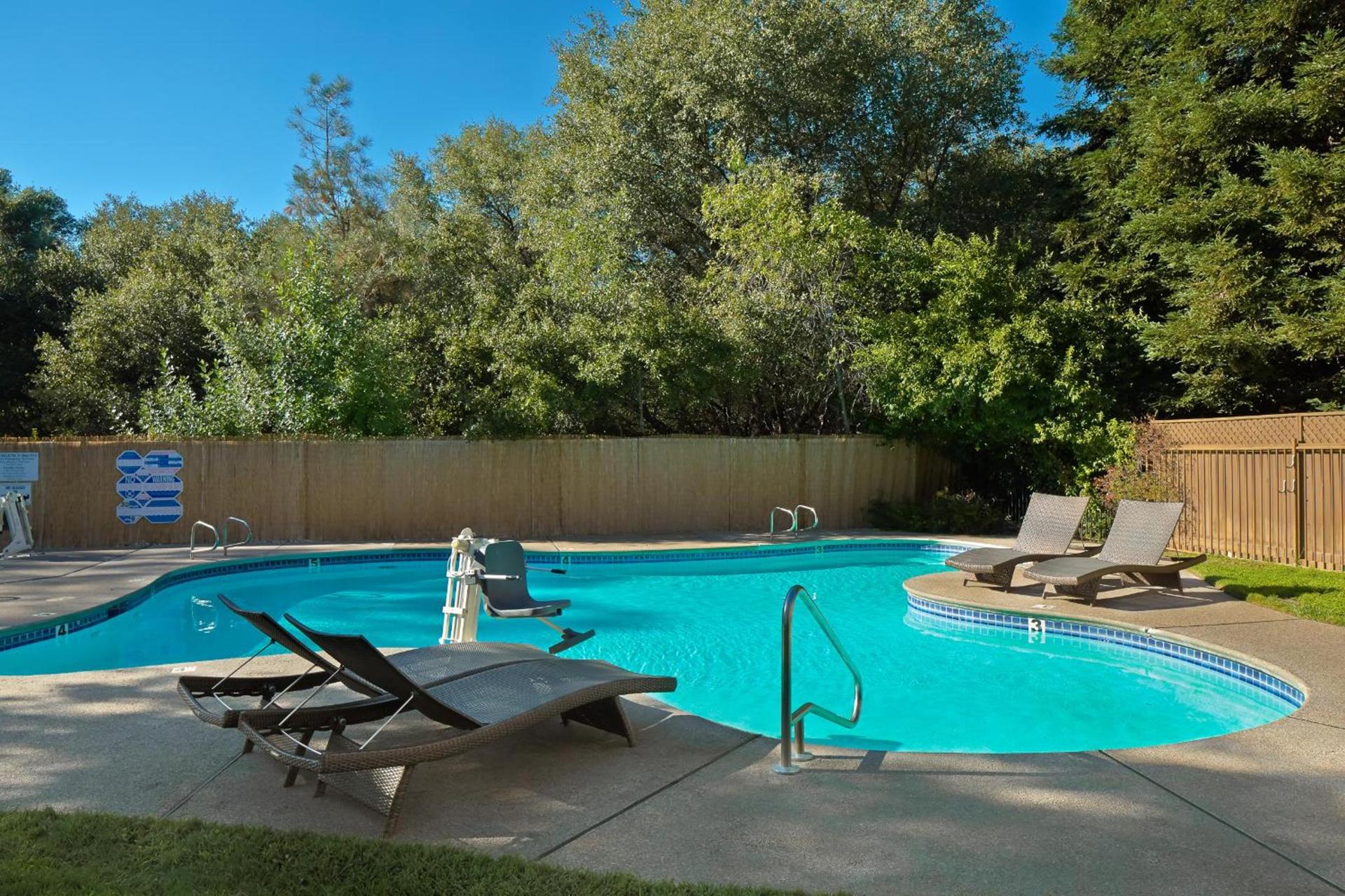 Lake Natoma Inn photo 6
