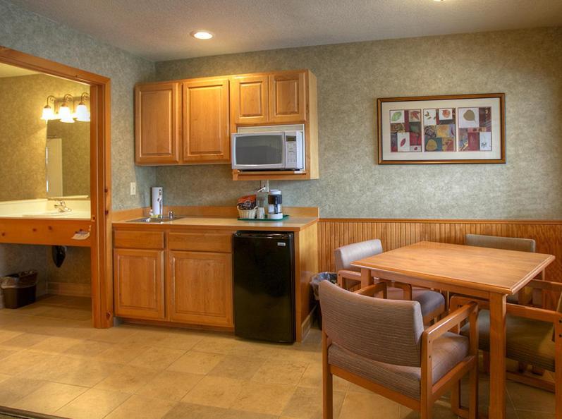 Poulsbo Inn & Suites photo 8