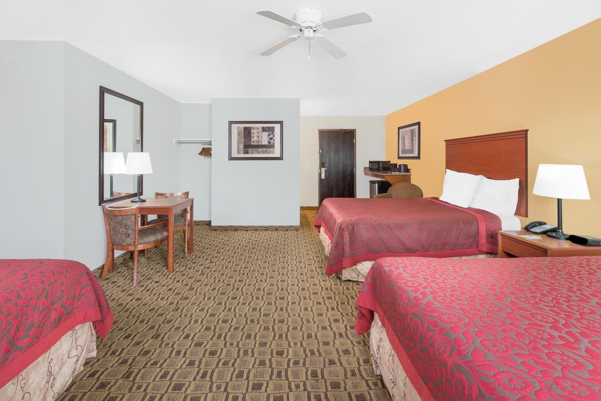 Days Inn by Wyndham Lamar photo 26
