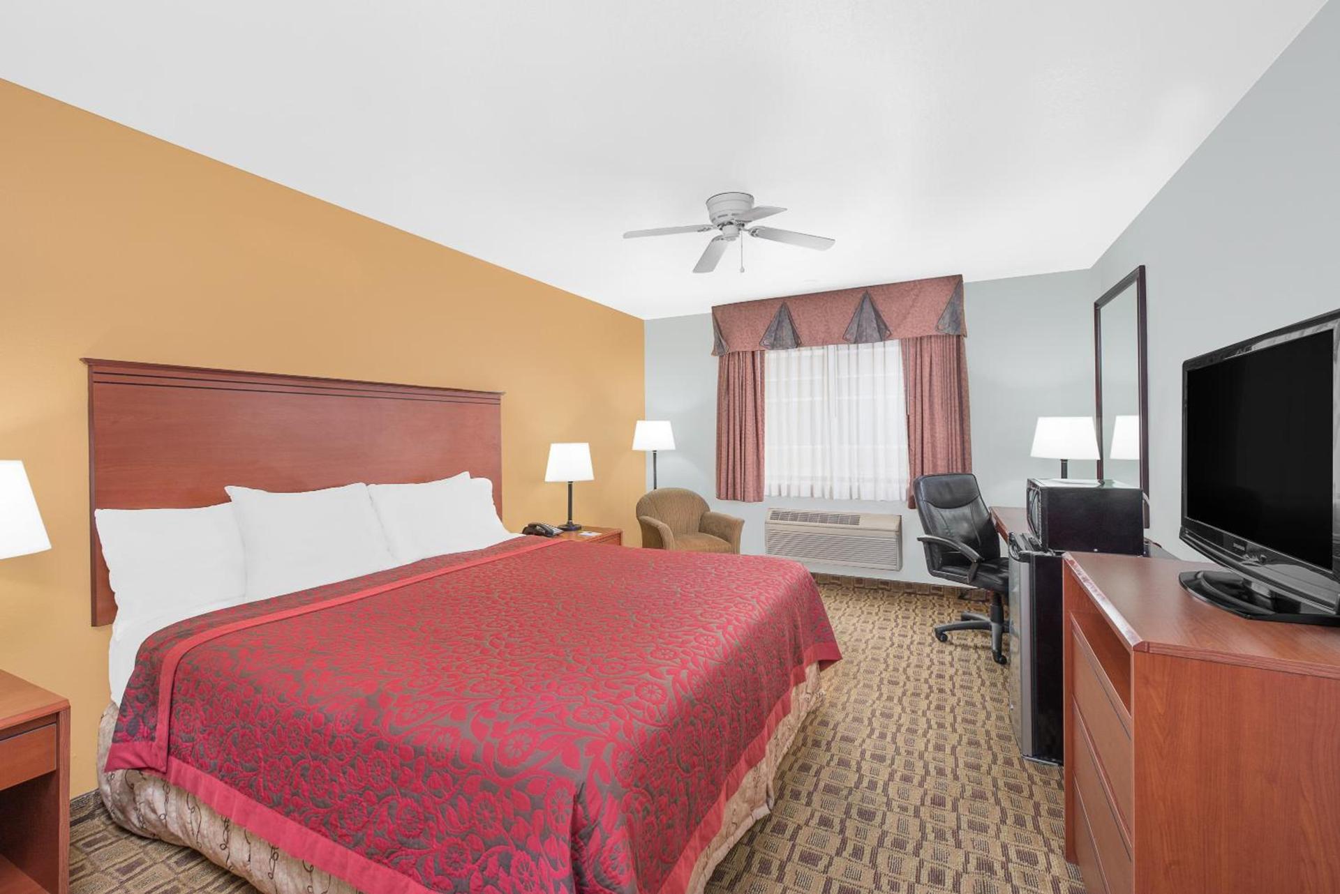 Days Inn by Wyndham Lamar photo 30