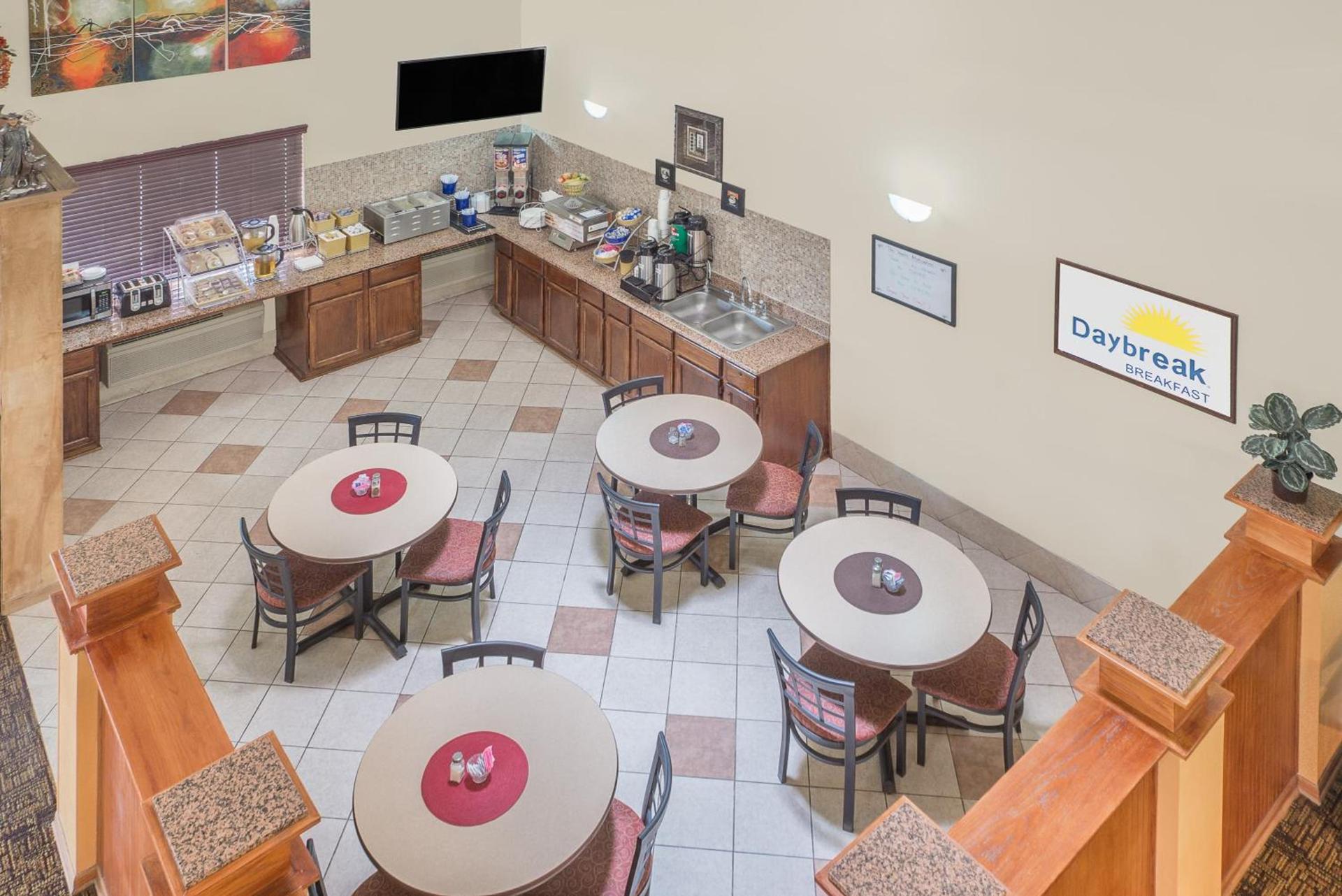 Days Inn by Wyndham Lamar photo 39