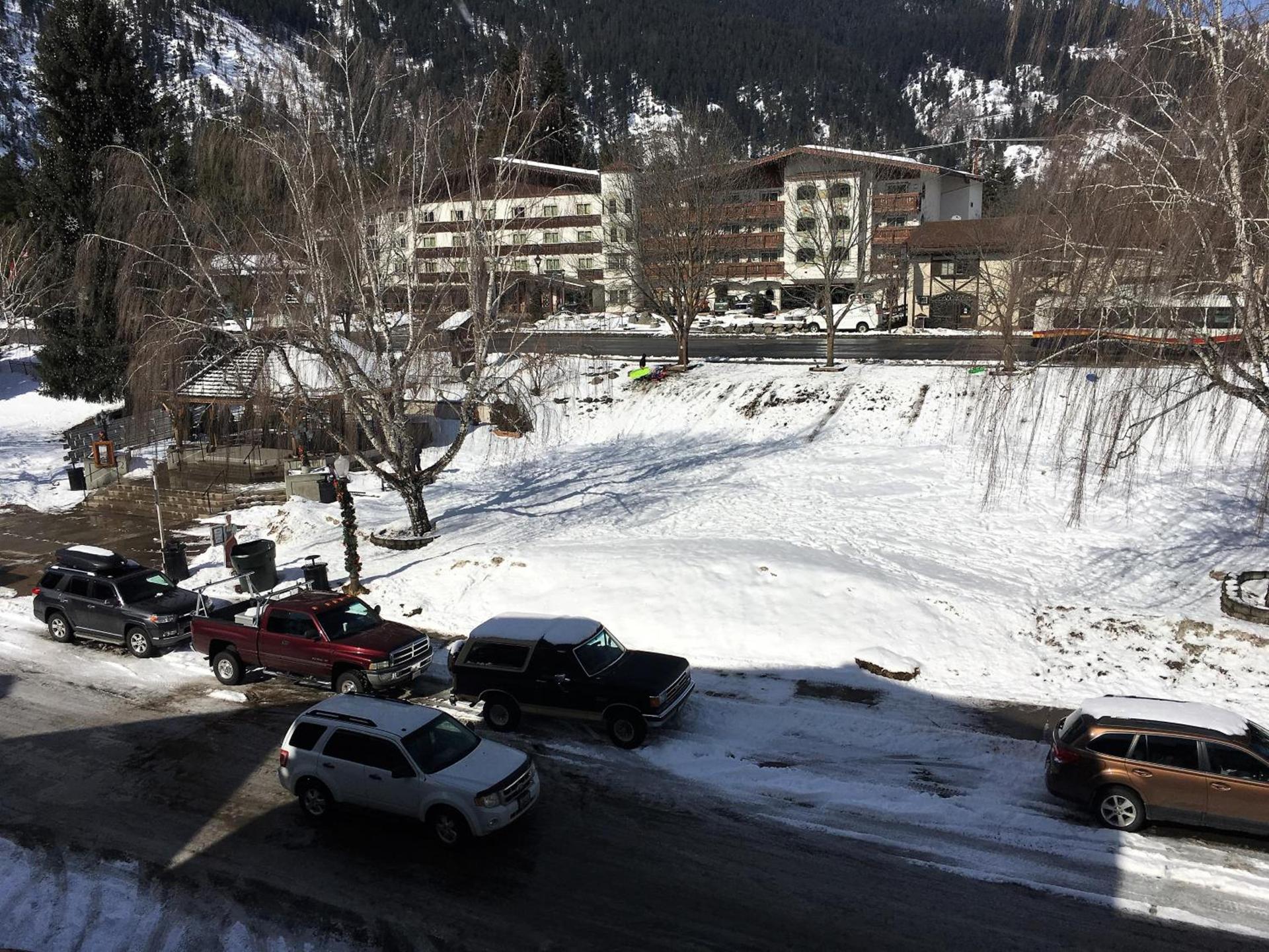 Der Sportsmann Suites photo 11