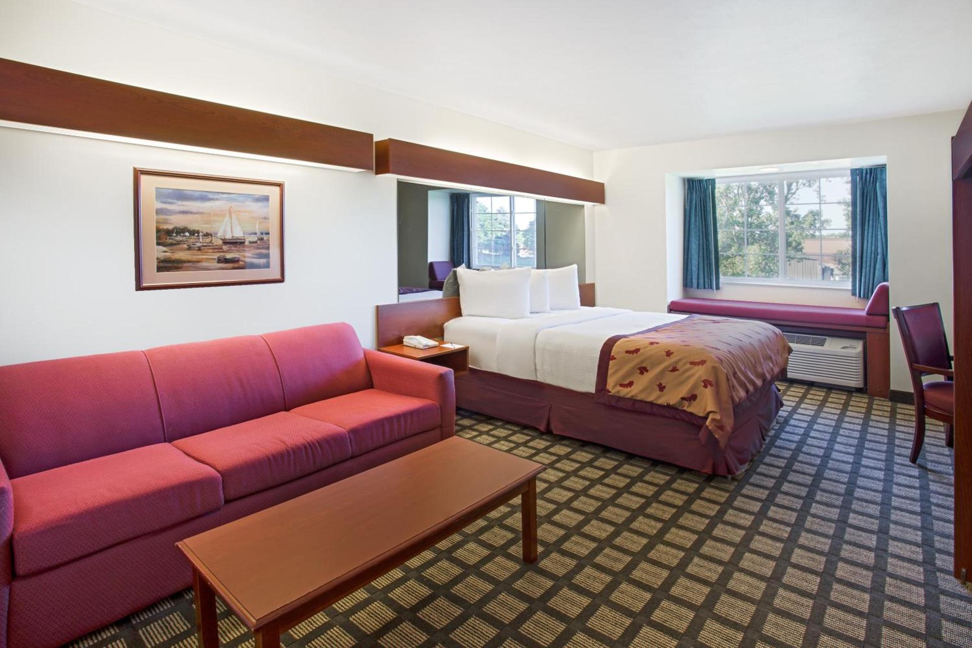 Microtel Inn & Suites by Wyndham Holland photo 27