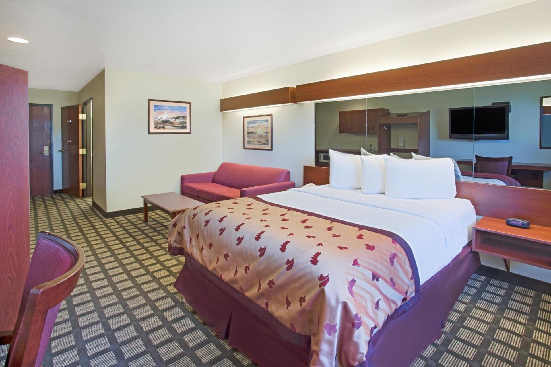 Microtel Inn & Suites by Wyndham Holland photo 26