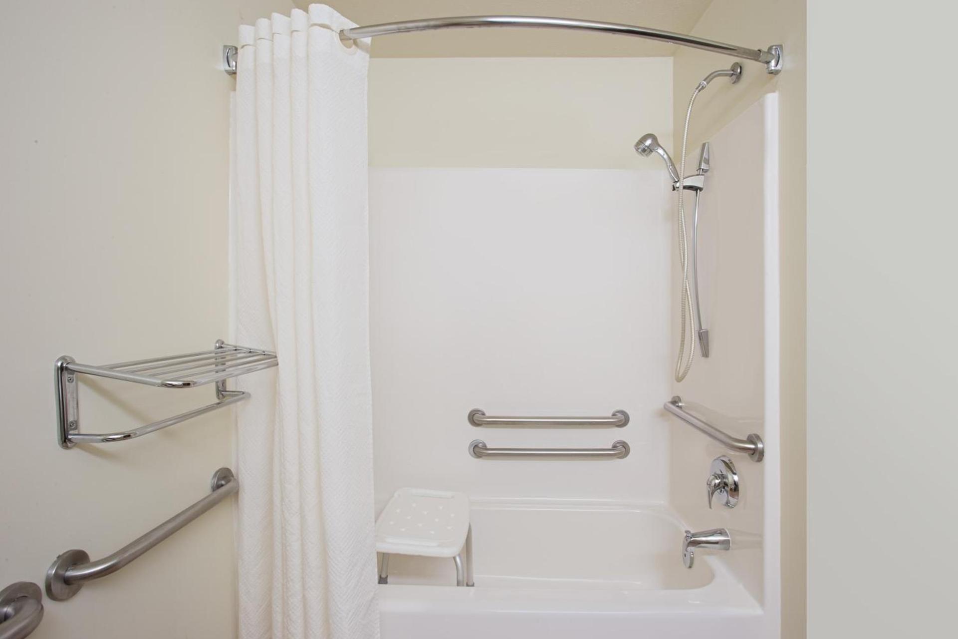 Microtel Inn & Suites by Wyndham Holland photo 21