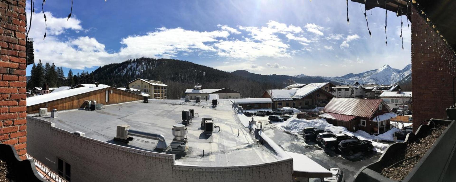 Der Sportsmann Suites photo 25