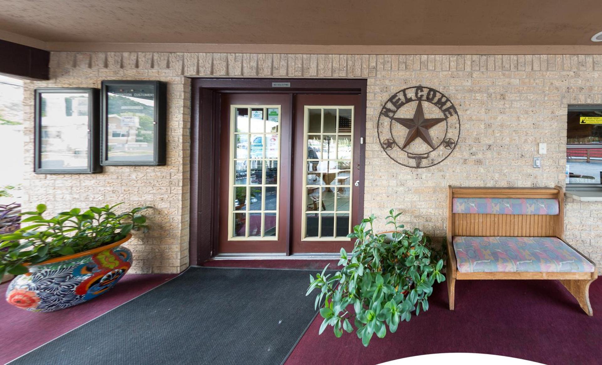 Americas Best Value Inn - Legend's Inn photo 53