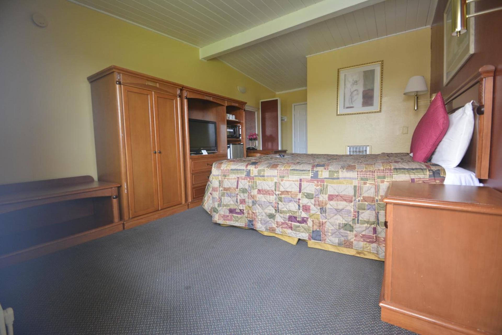 Gateway Inn photo 22