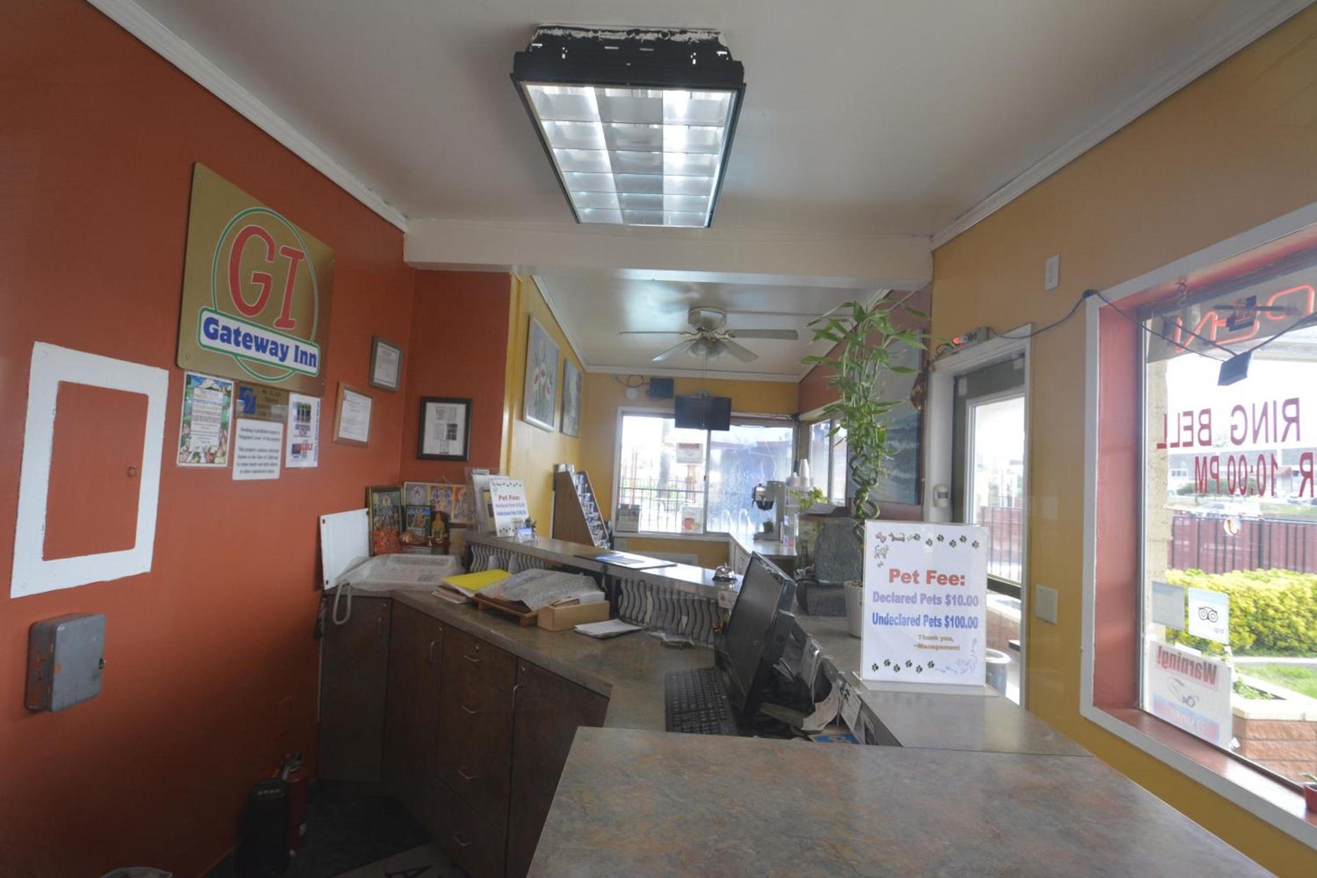Gateway Inn photo 27