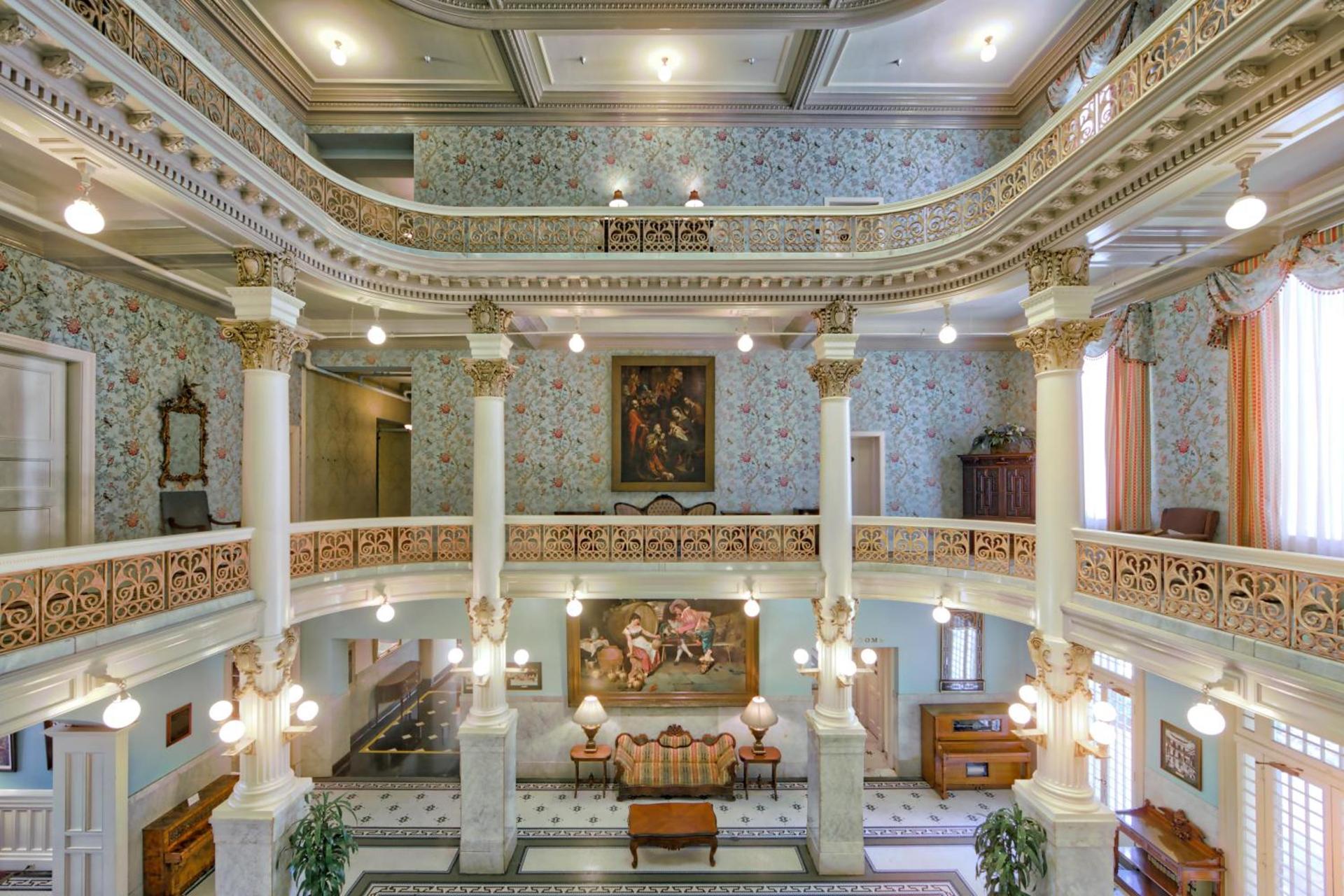 Menger Hotel photo 2