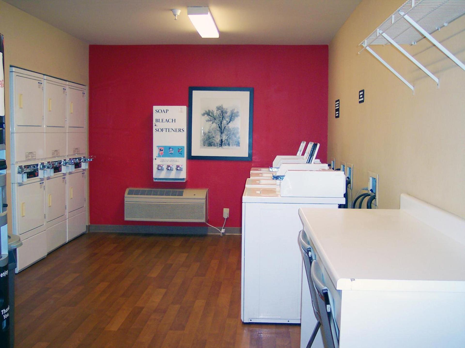 Extended Stay America Suites - Bloomington - Normal photo 43